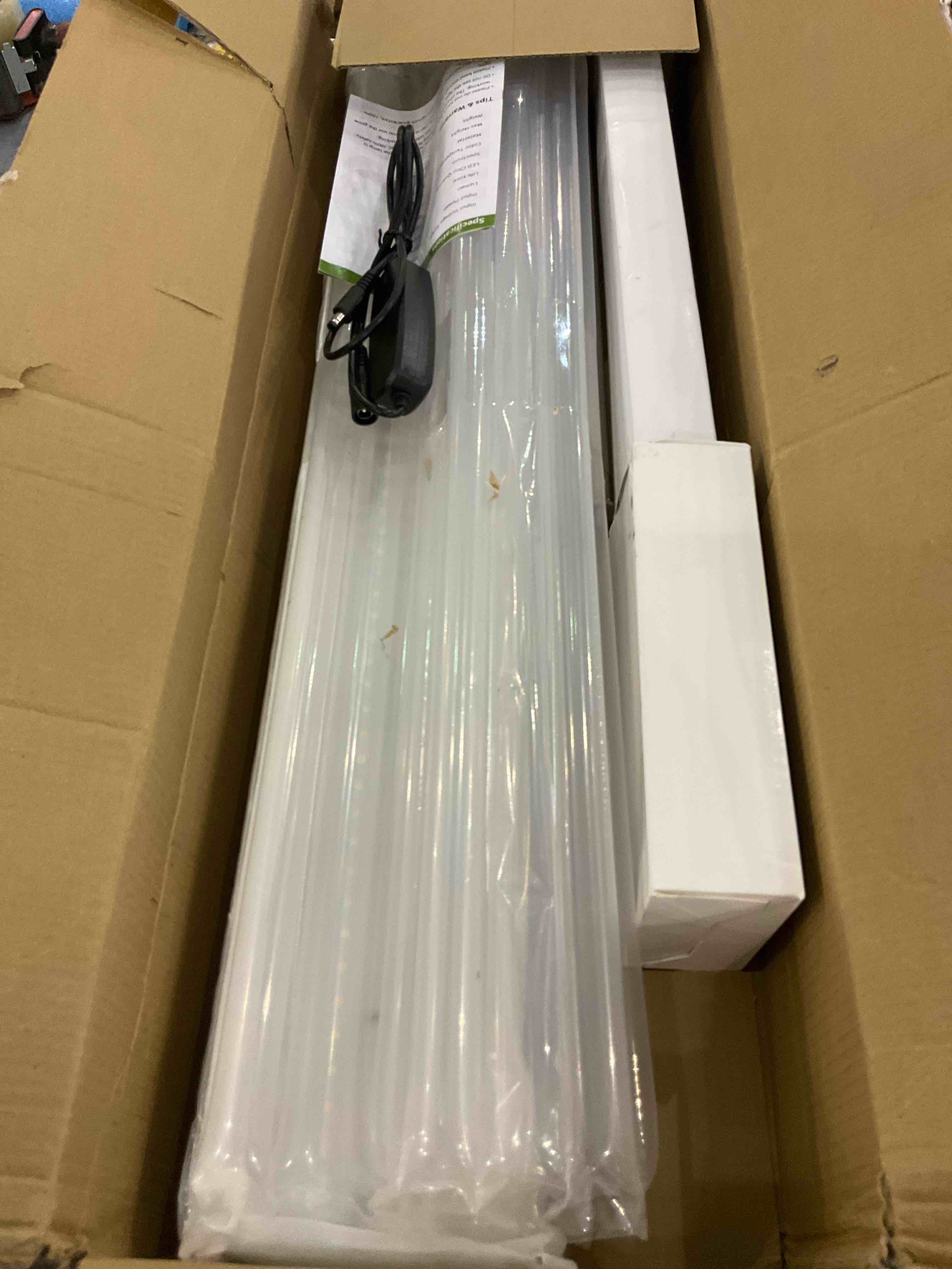https://s3.amazonaws.com/lotting-images-prod/BargainHunt/EXS01563330_1717513670187.jpeg