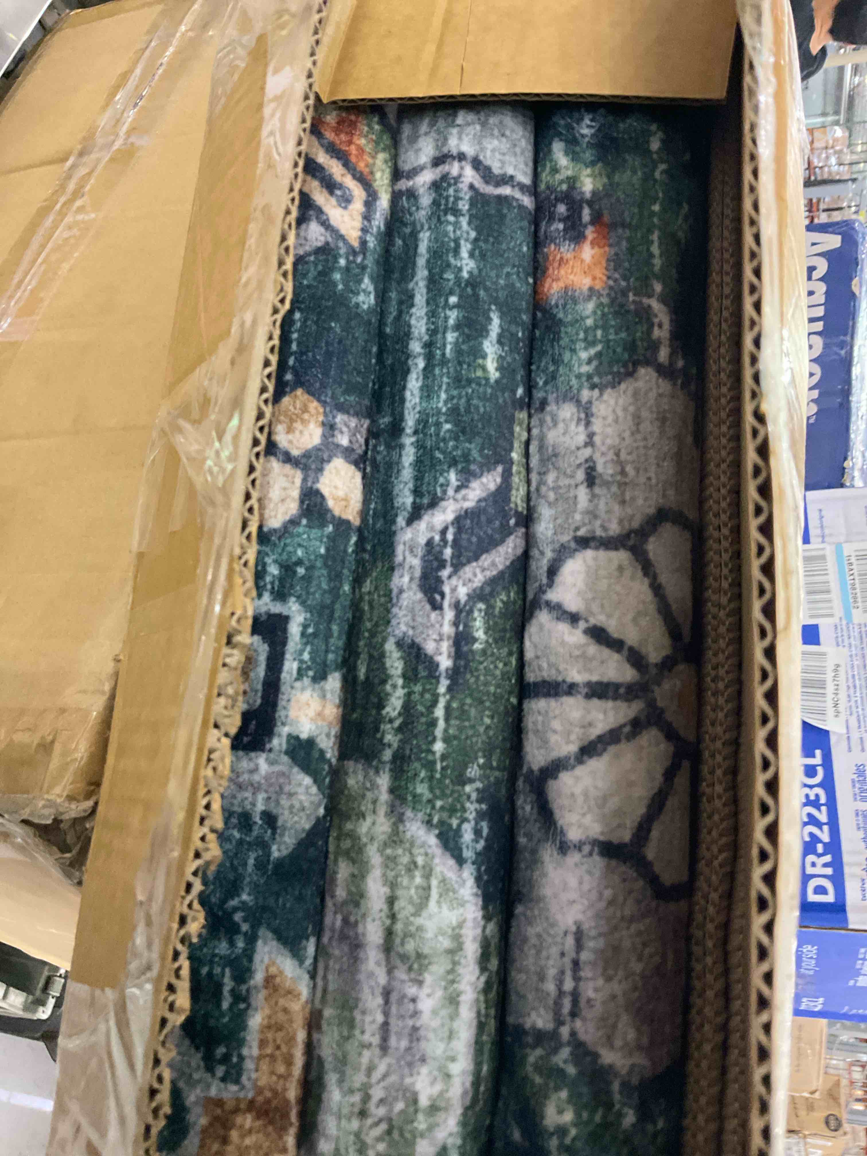 https://s3.amazonaws.com/lotting-images-prod/BargainHunt/EXS01563373_1717522411659.jpeg