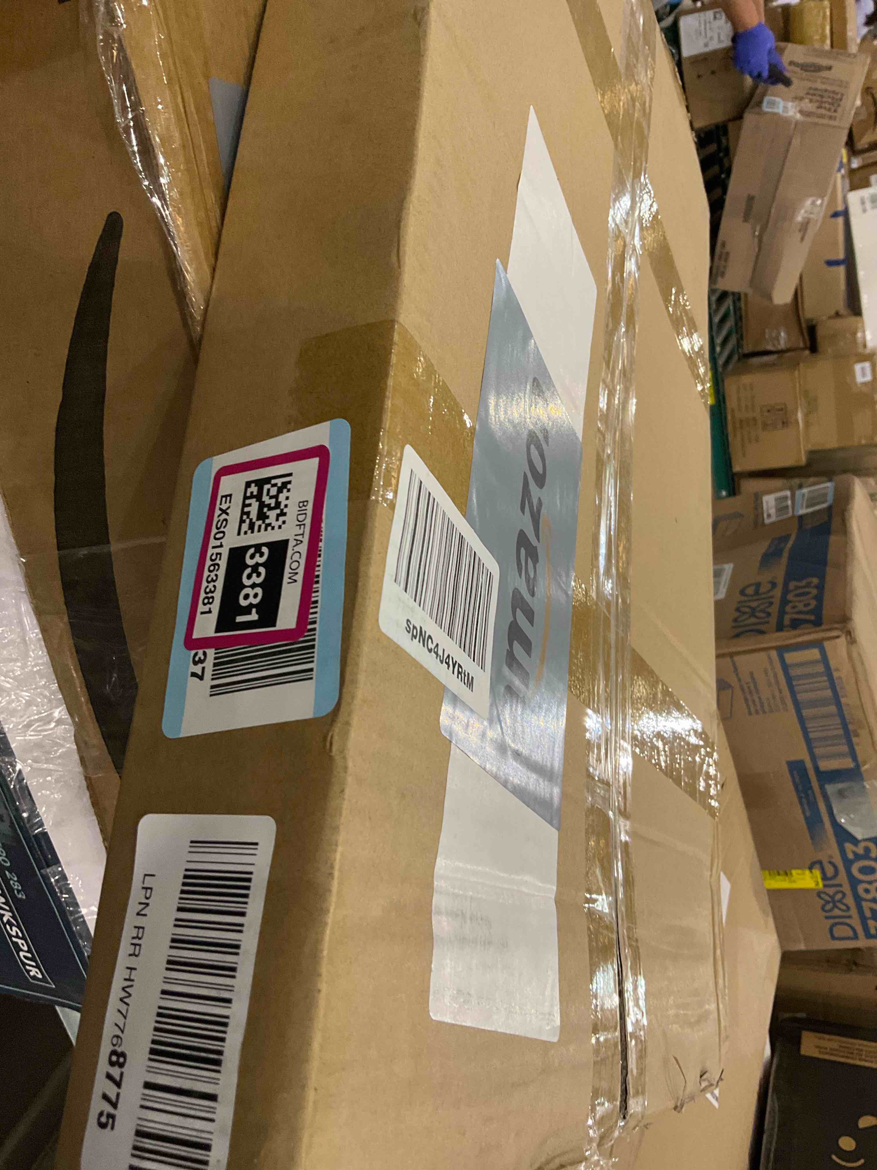 https://s3.amazonaws.com/lotting-images-prod/BargainHunt/EXS01563381_1717526251200.jpeg