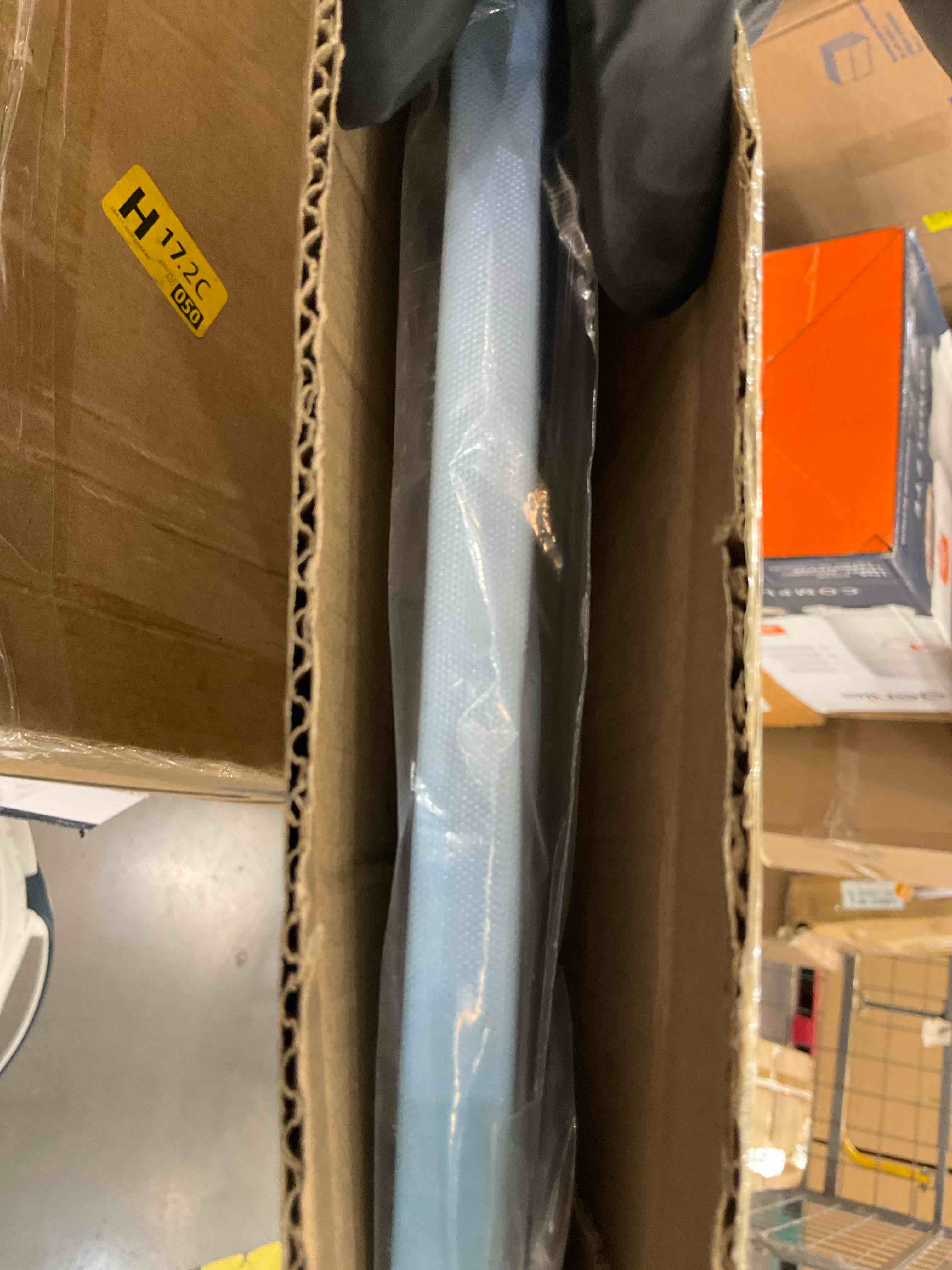 https://s3.amazonaws.com/lotting-images-prod/BargainHunt/EXS01563382_1717526306749.jpeg