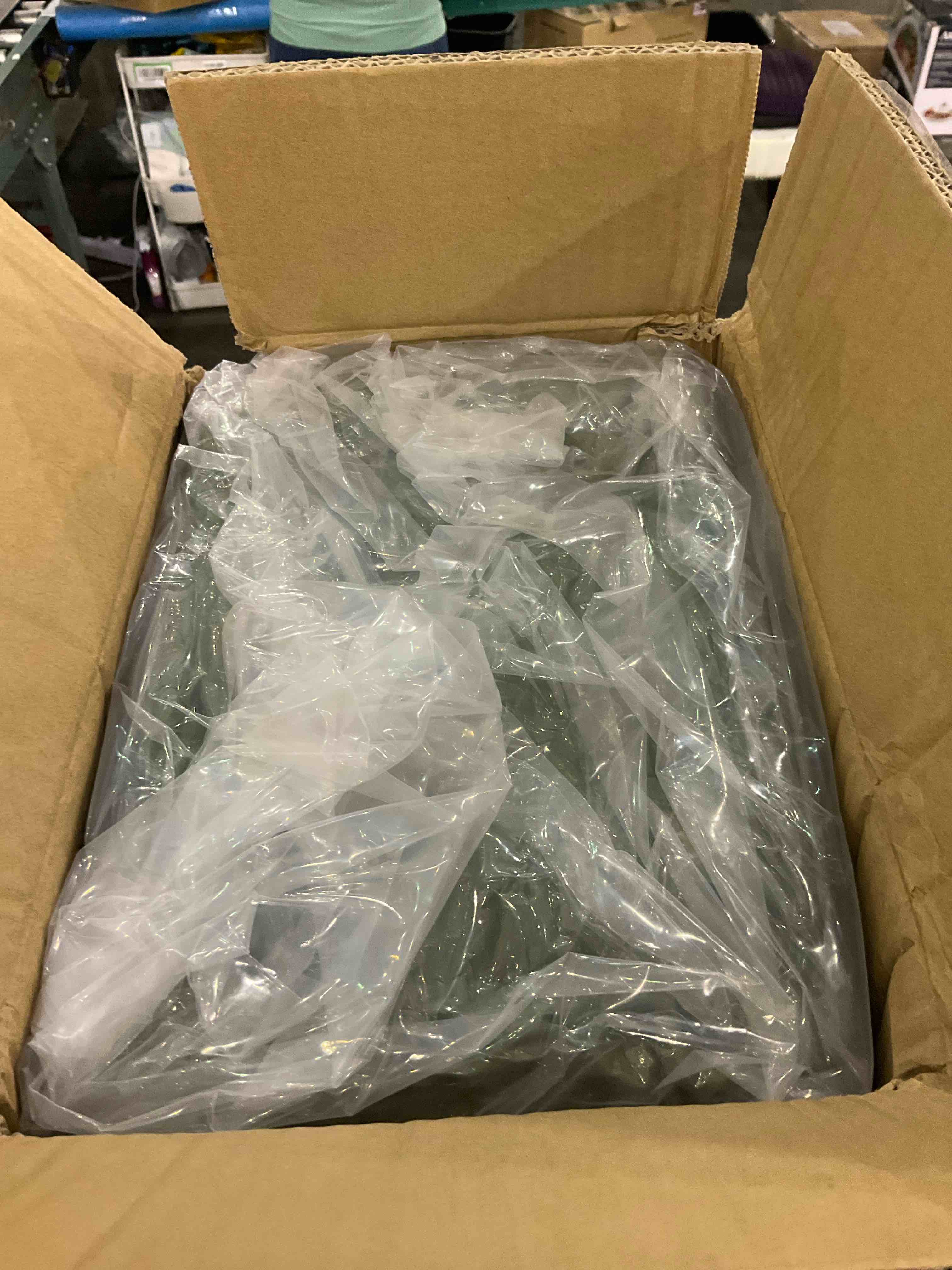 https://s3.amazonaws.com/lotting-images-prod/BargainHunt/EXS01563421_1717588296050.jpeg