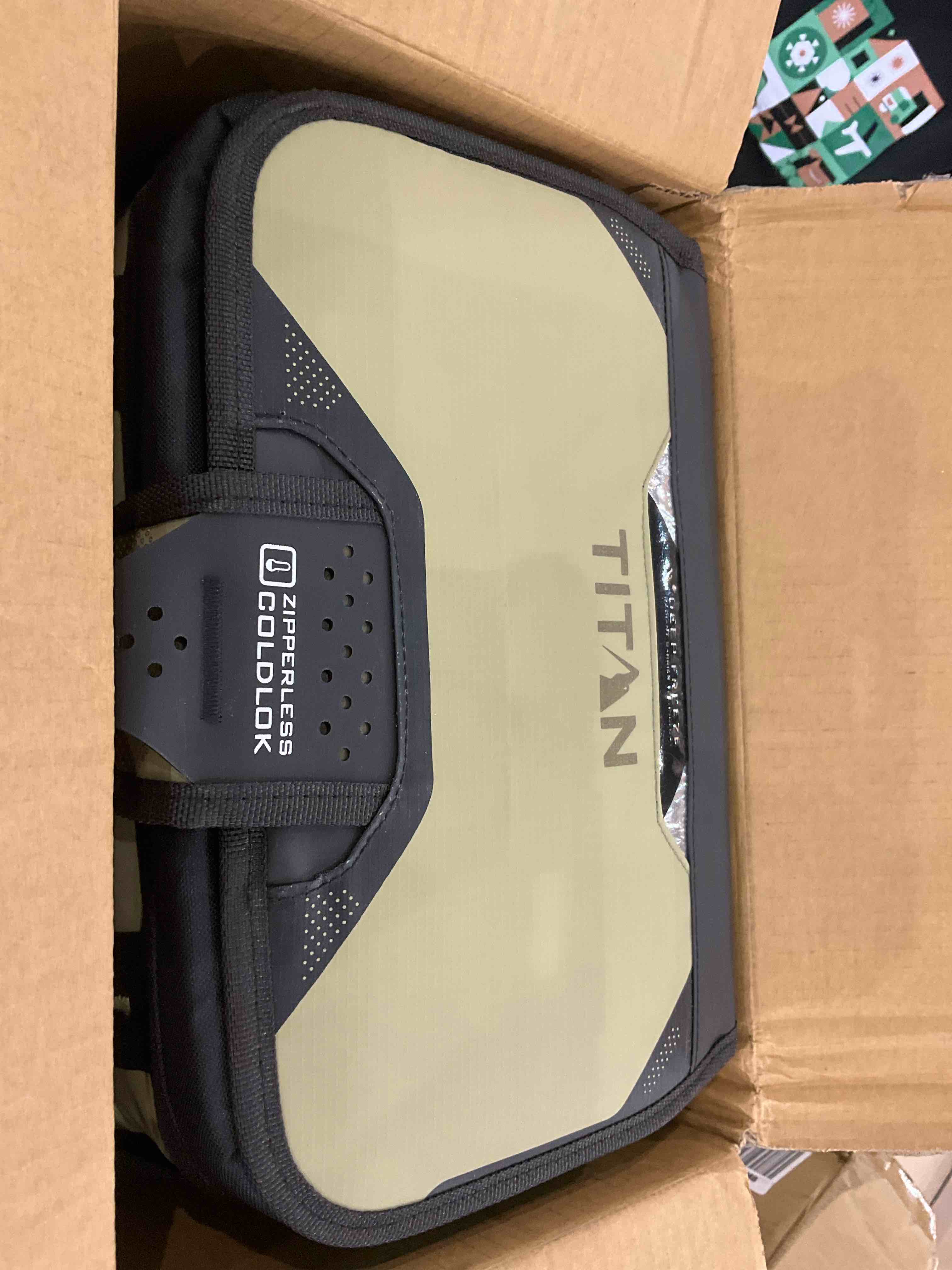https://s3.amazonaws.com/lotting-images-prod/BargainHunt/EXS01563435_1717590301582.jpeg