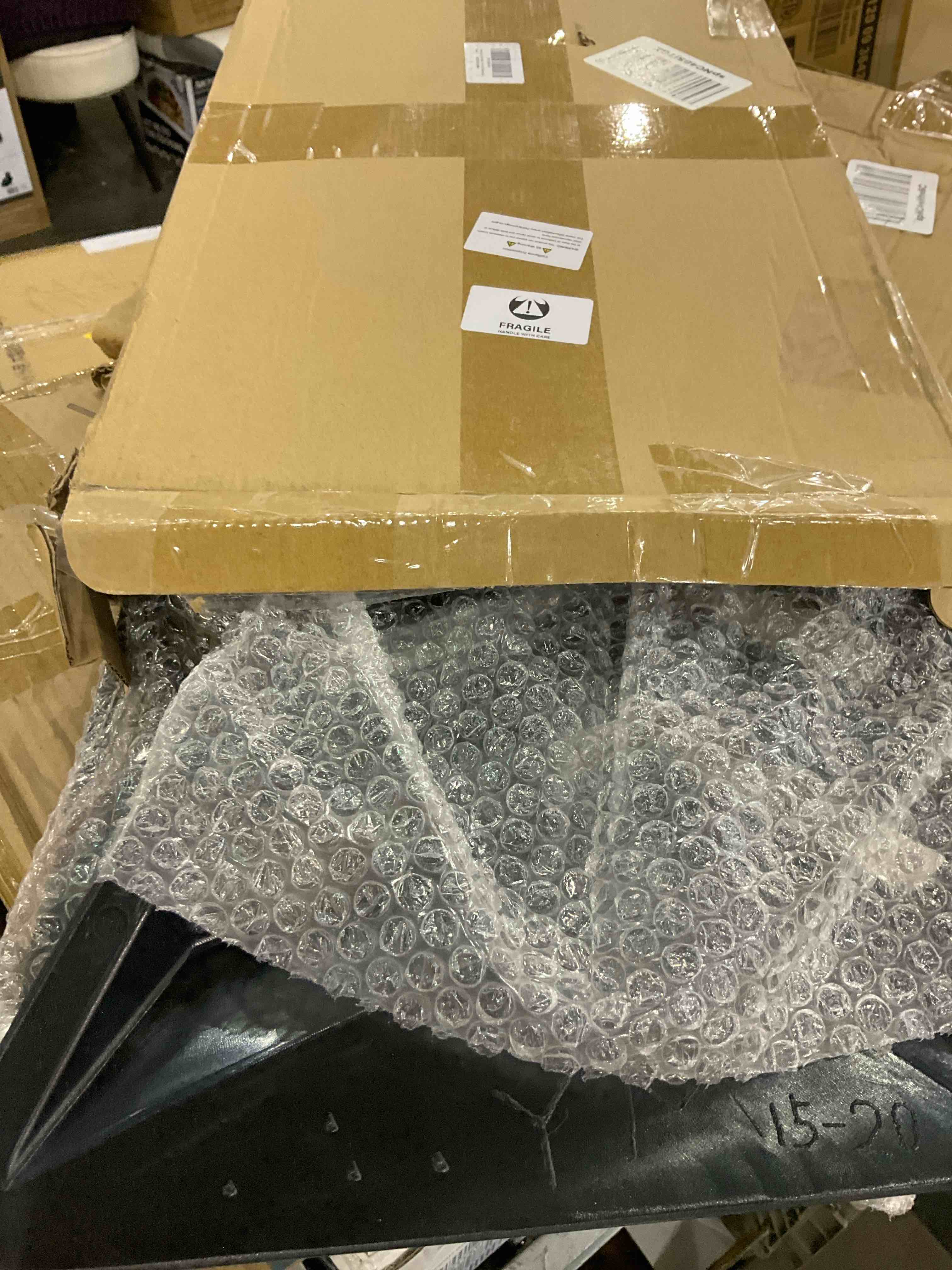 https://s3.amazonaws.com/lotting-images-prod/BargainHunt/EXS01563500_1717672560724.jpeg
