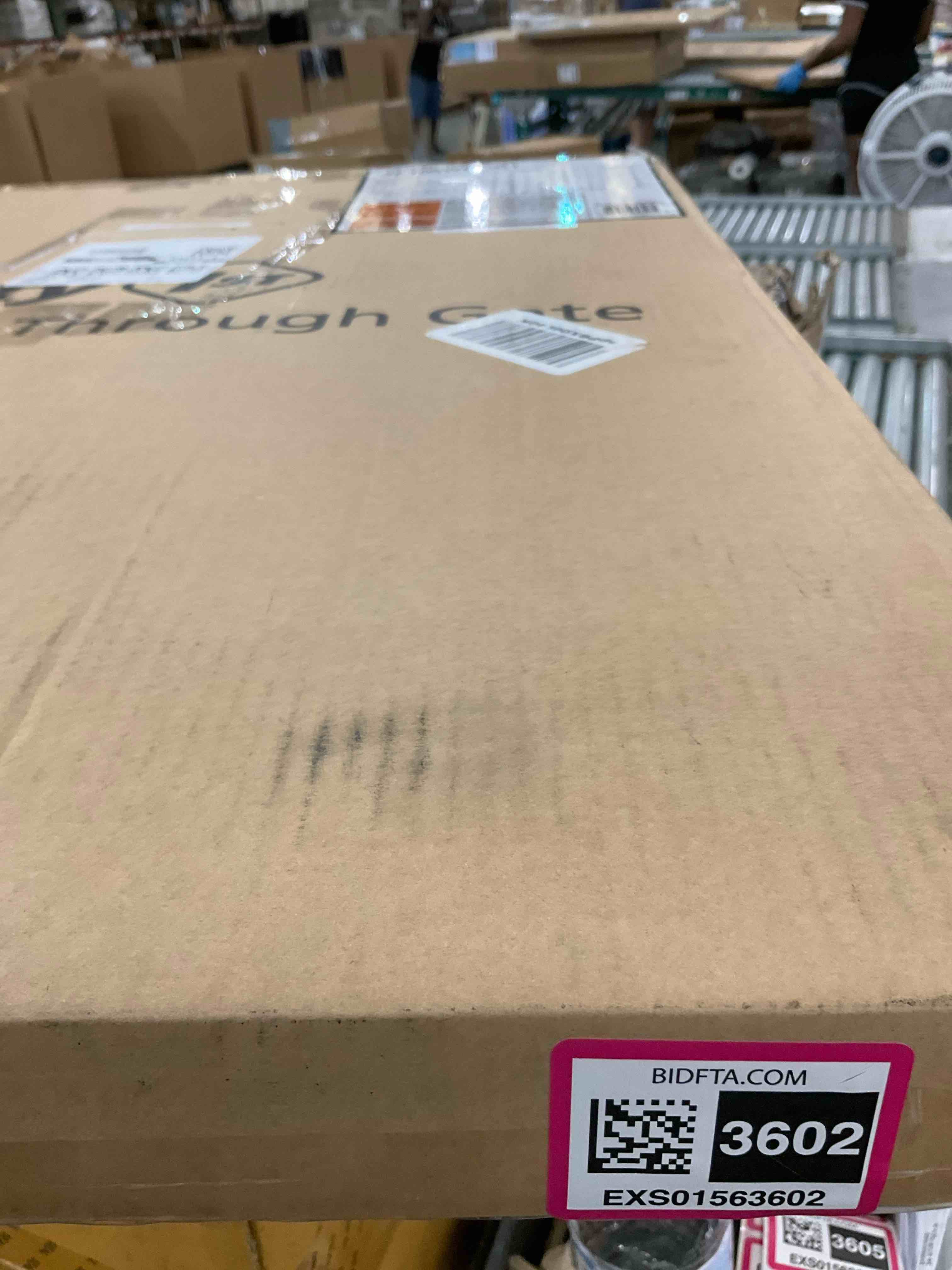 https://s3.amazonaws.com/lotting-images-prod/BargainHunt/EXS01563602_1719945415641.jpeg