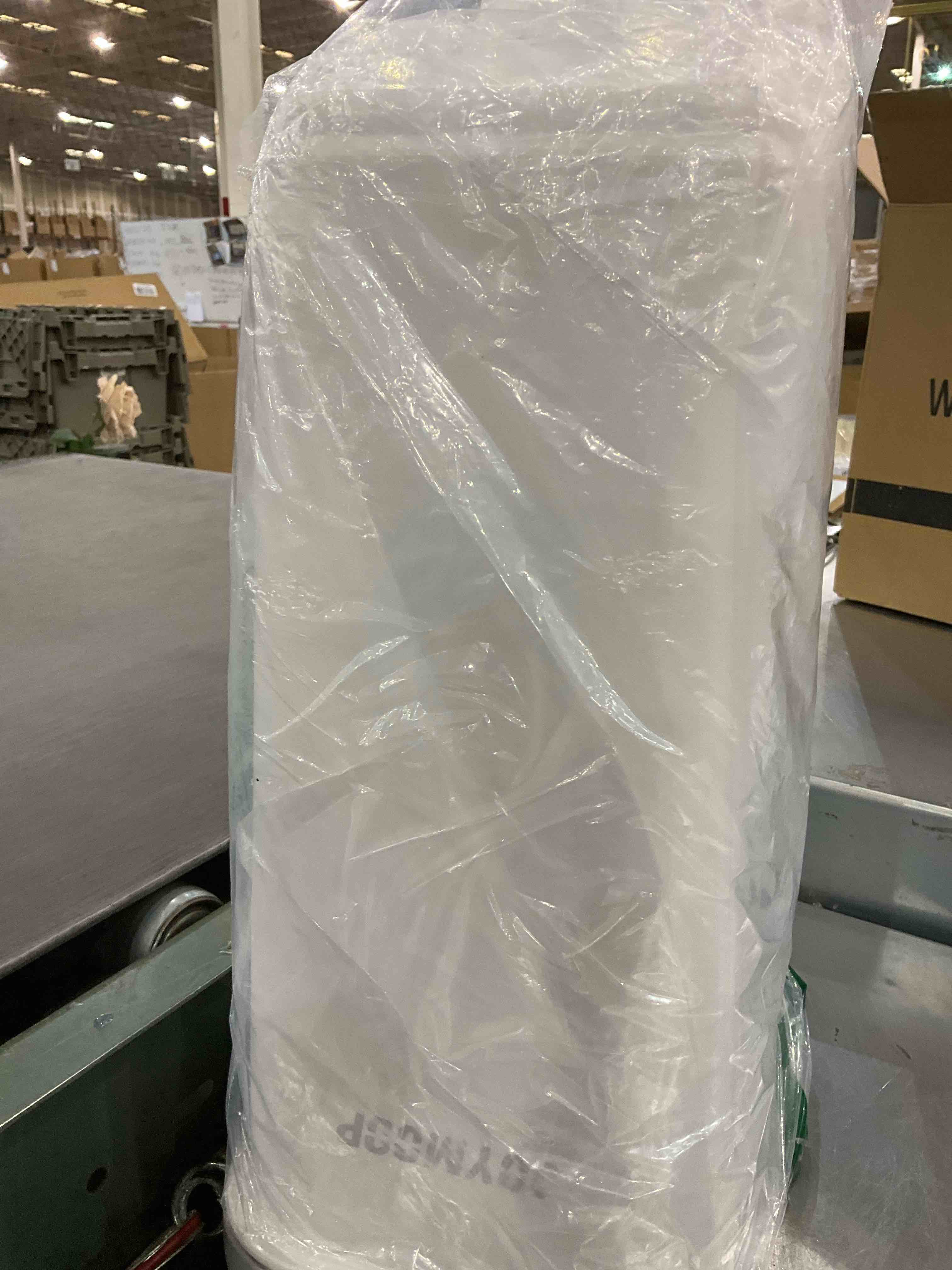 https://s3.amazonaws.com/lotting-images-prod/BargainHunt/EXS01564085_1716294182787.jpeg