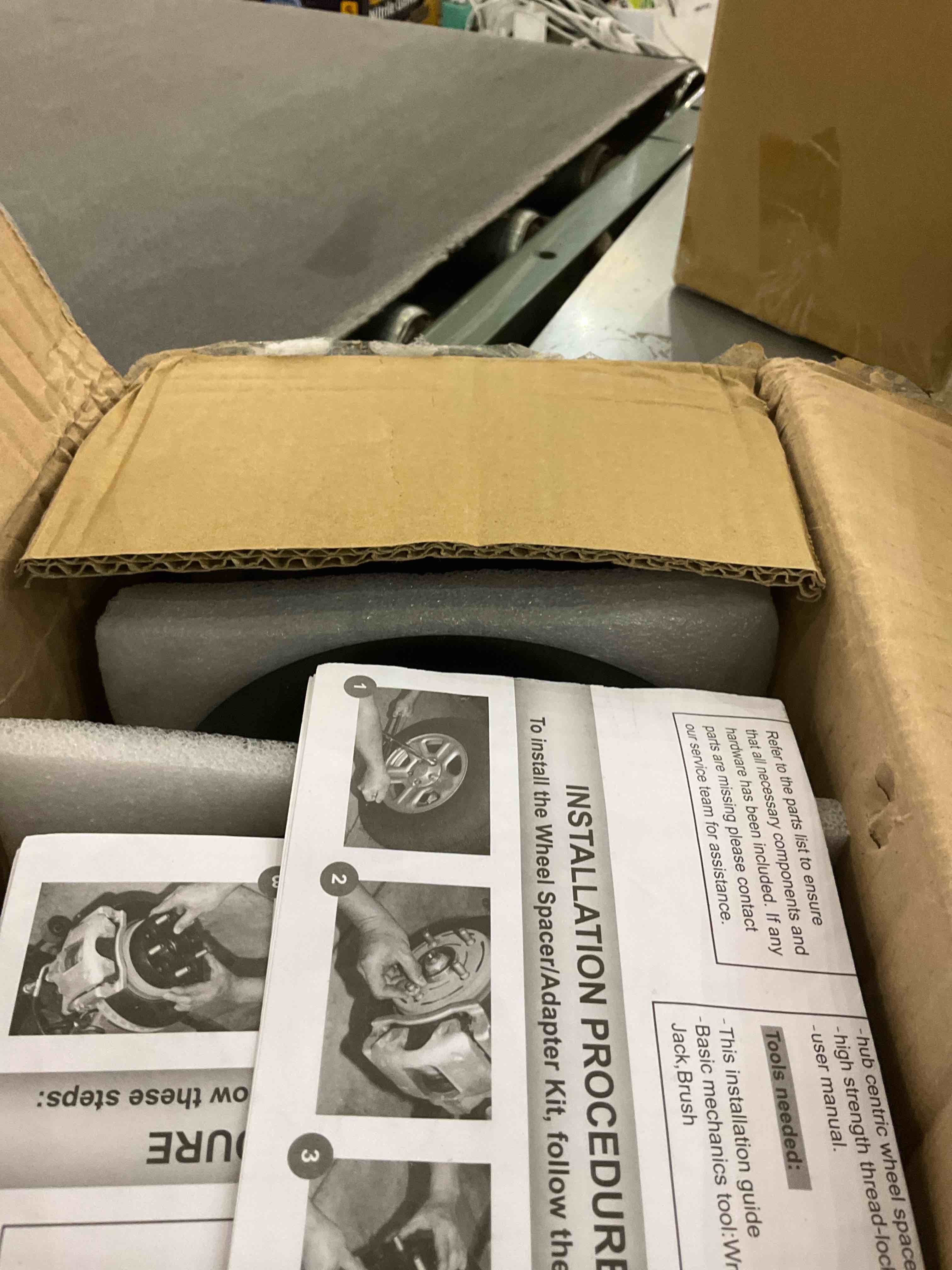 https://s3.amazonaws.com/lotting-images-prod/BargainHunt/EXS01564113_1716299008857.jpeg