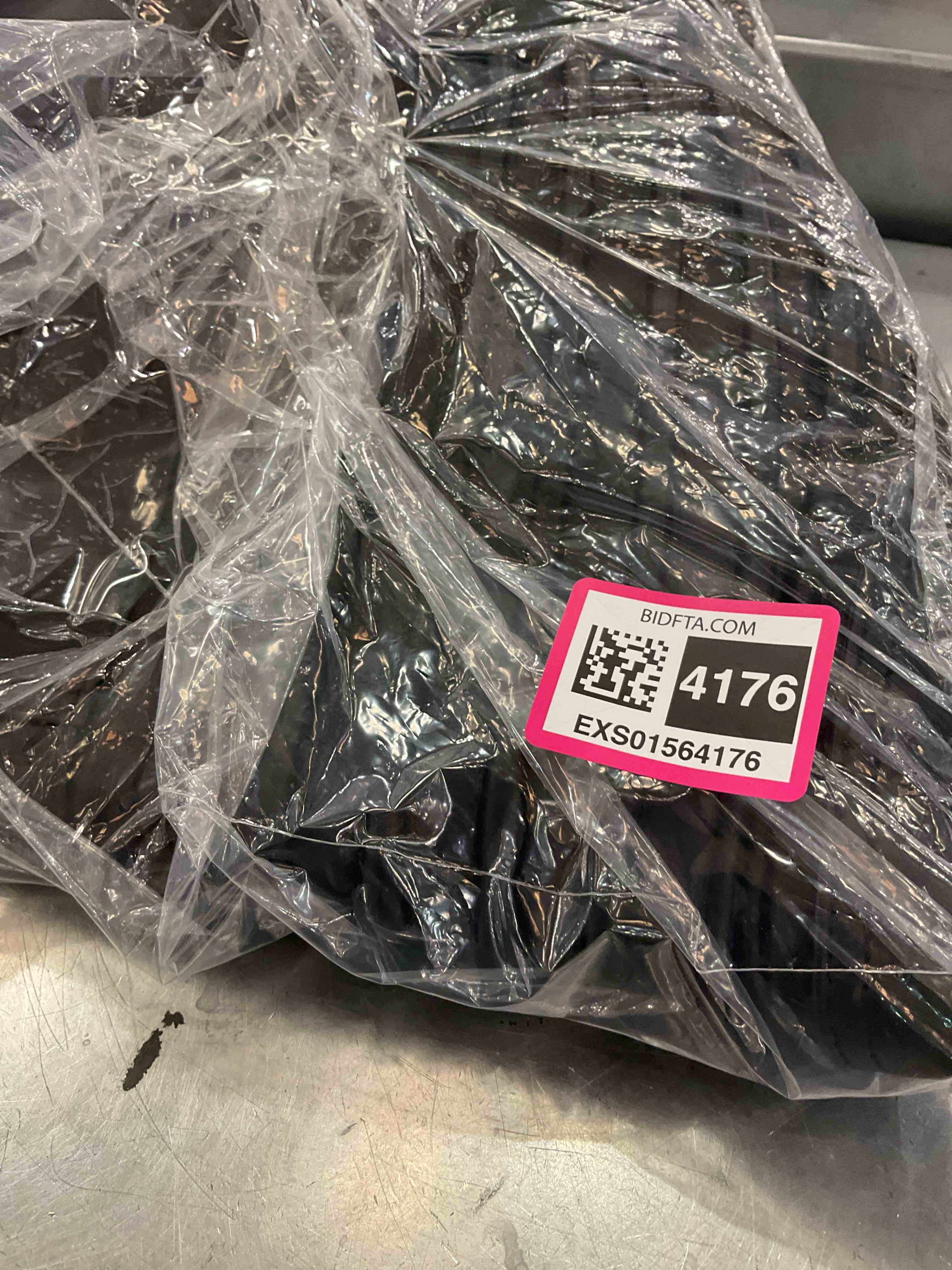 https://s3.amazonaws.com/lotting-images-prod/BargainHunt/EXS01564176_1716310771386.jpeg