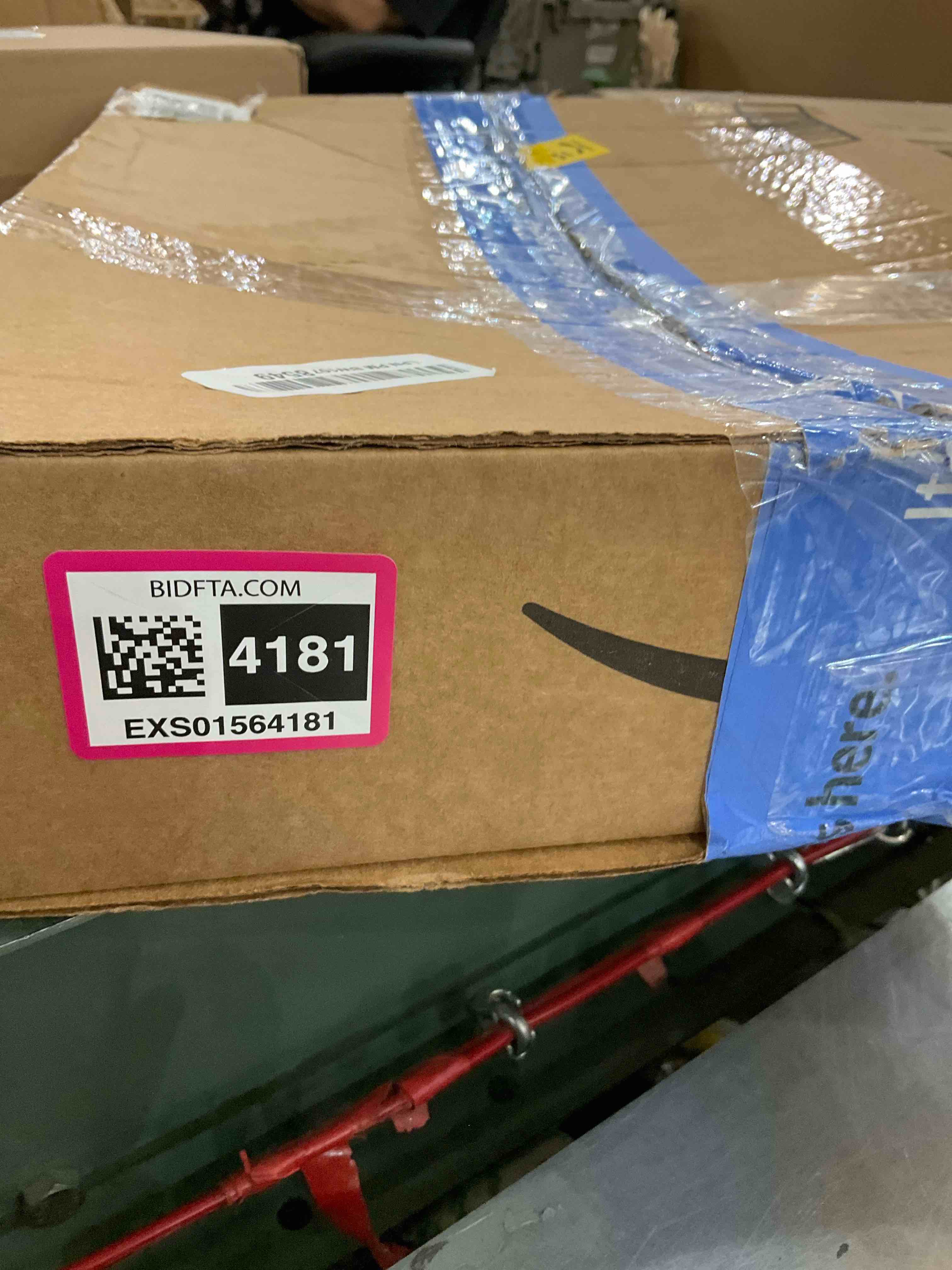 https://s3.amazonaws.com/lotting-images-prod/BargainHunt/EXS01564181_1716311196169.jpeg