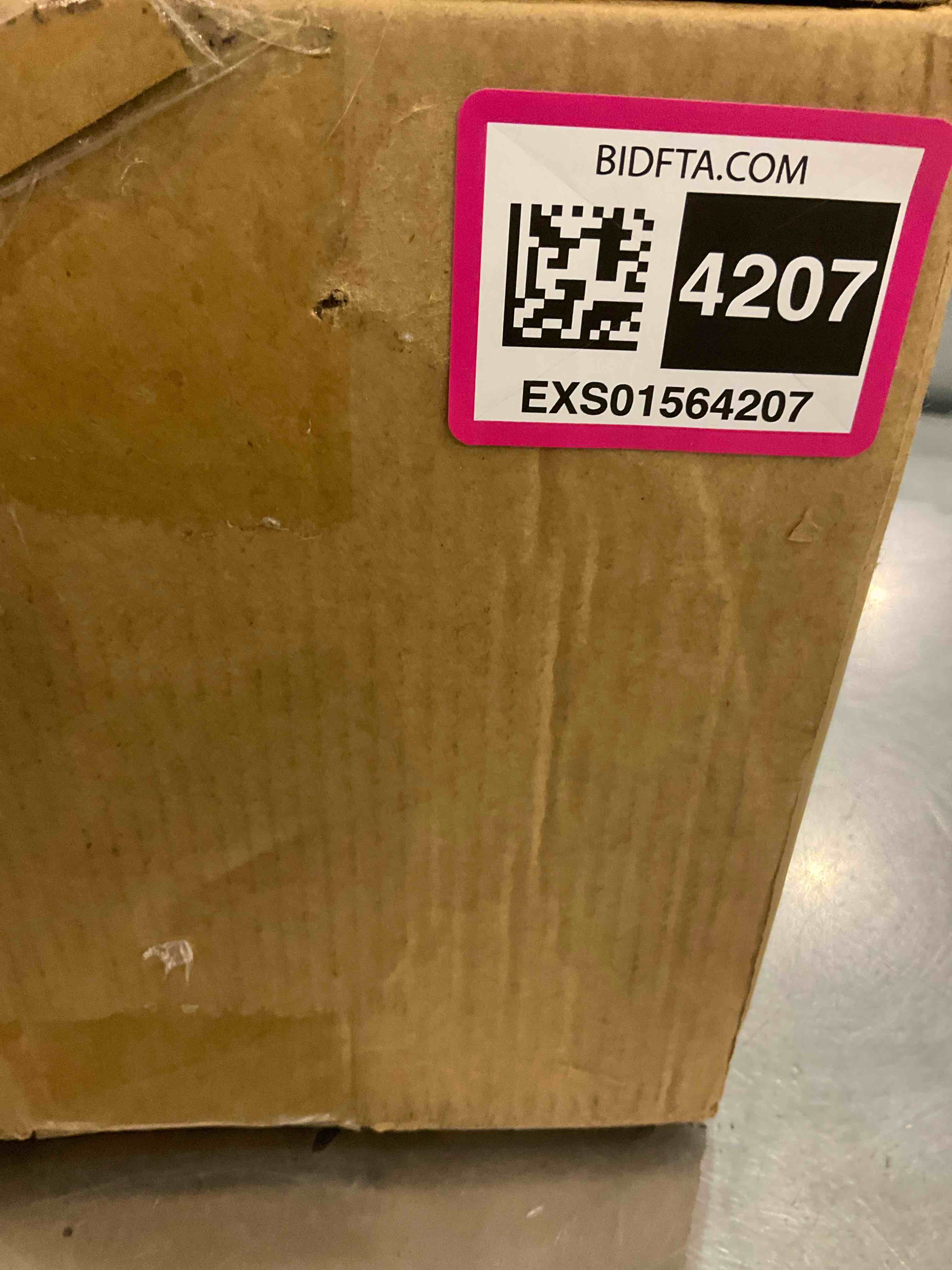 https://s3.amazonaws.com/lotting-images-prod/BargainHunt/EXS01564207_1716317388609.jpeg