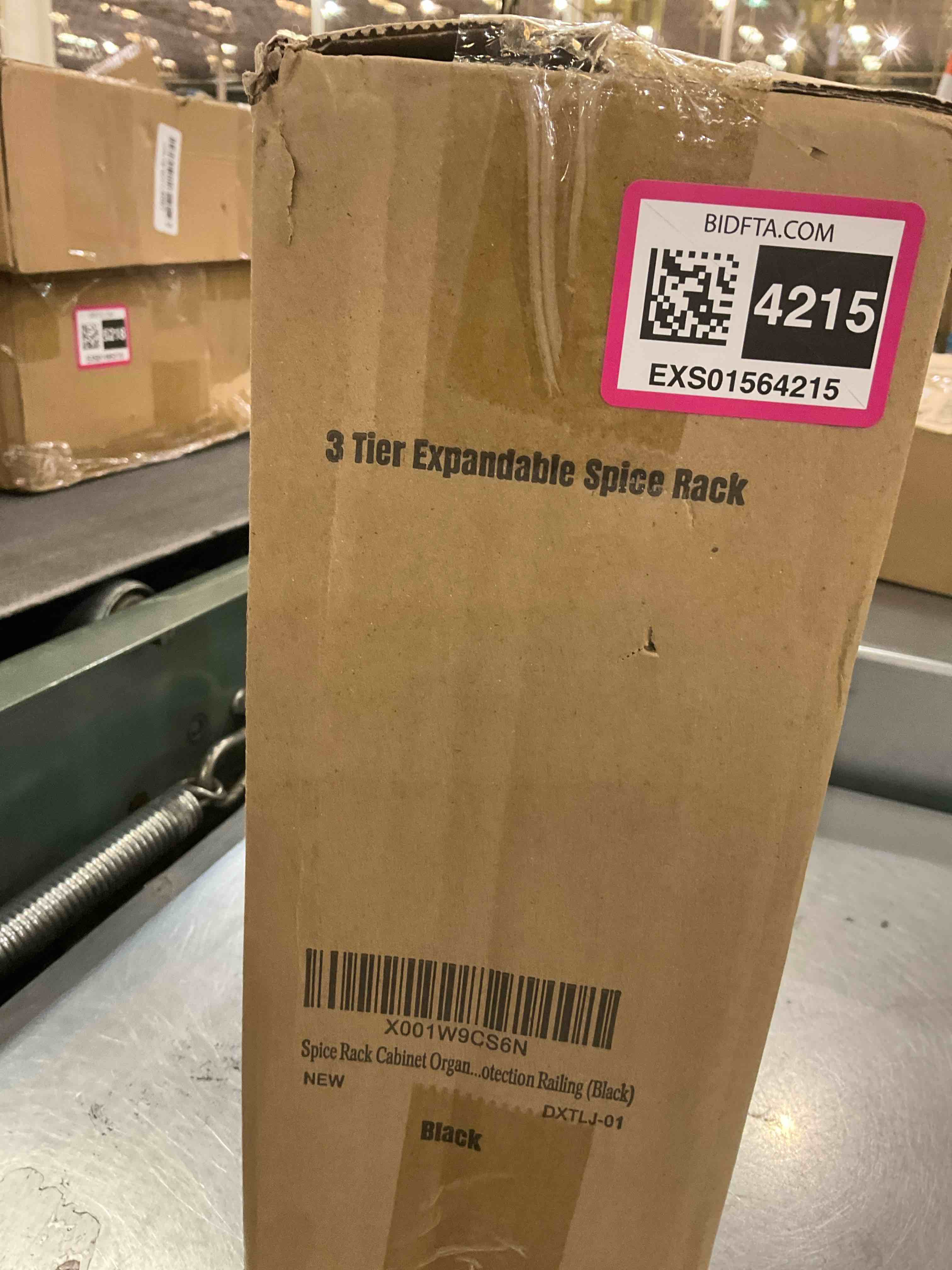 https://s3.amazonaws.com/lotting-images-prod/BargainHunt/EXS01564215_1716317632177.jpeg