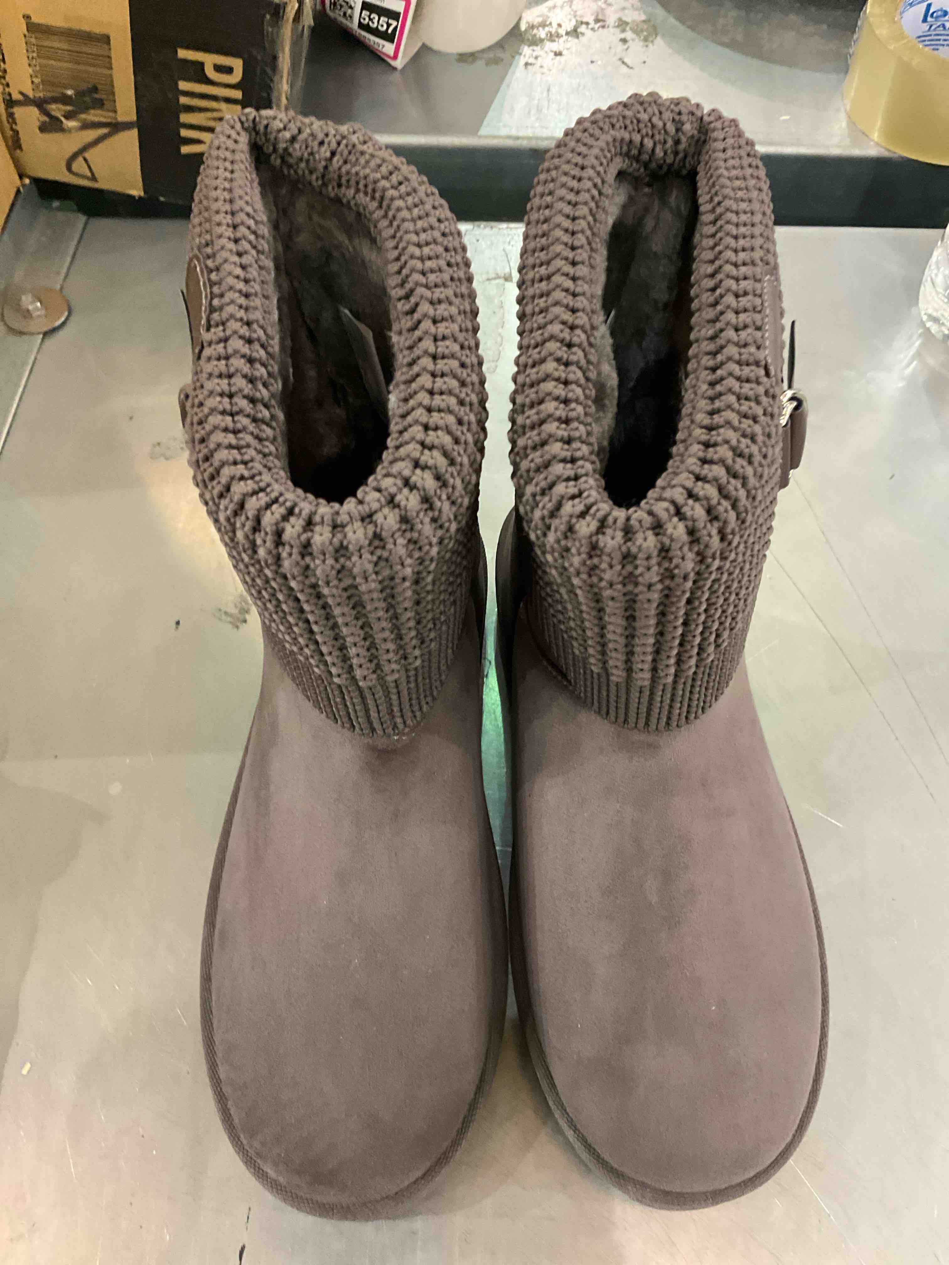 https://s3.amazonaws.com/lotting-images-prod/BargainHunt/EXS01564532_1721934018680.jpeg