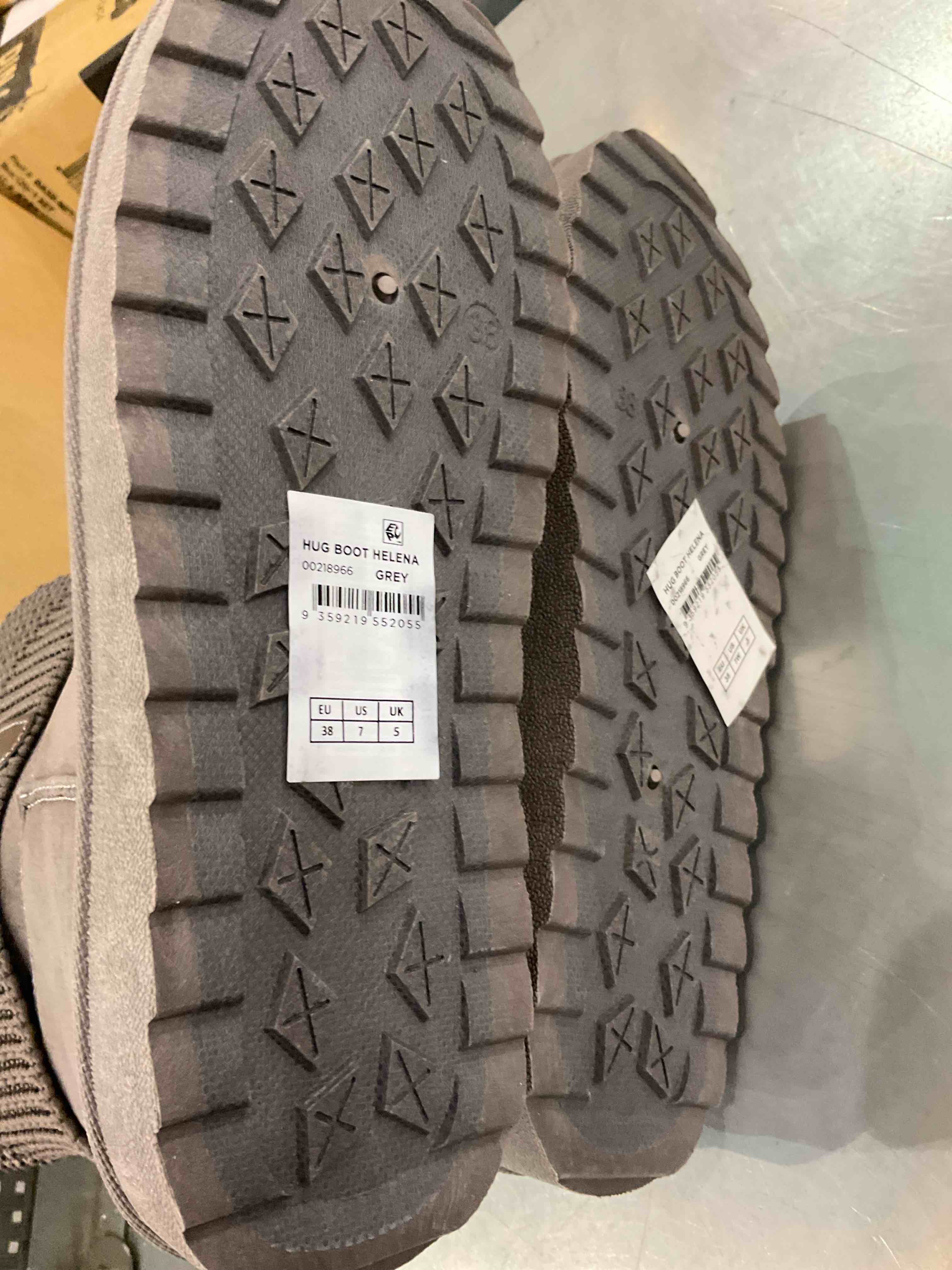 https://s3.amazonaws.com/lotting-images-prod/BargainHunt/EXS01564532_1721934032422.jpeg