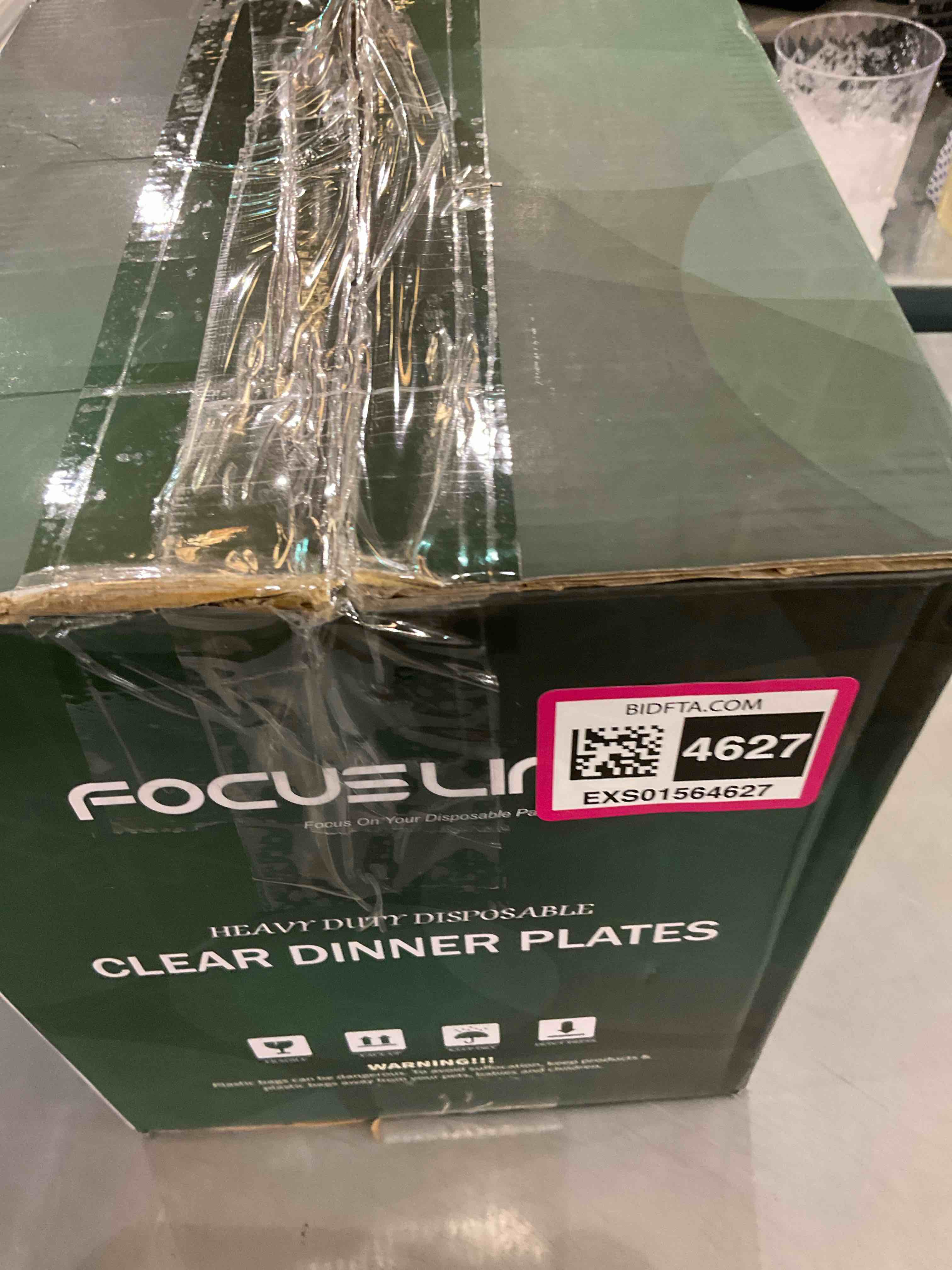 FOCUSLINE 100 Count Clear Plastic Plates 9 Inch, Disposable Heavy Duty Plastic Dinner Plates- Premium Hard Plastic Plates Fancy Disposable Clear Plates for Weddings, Parties and Events