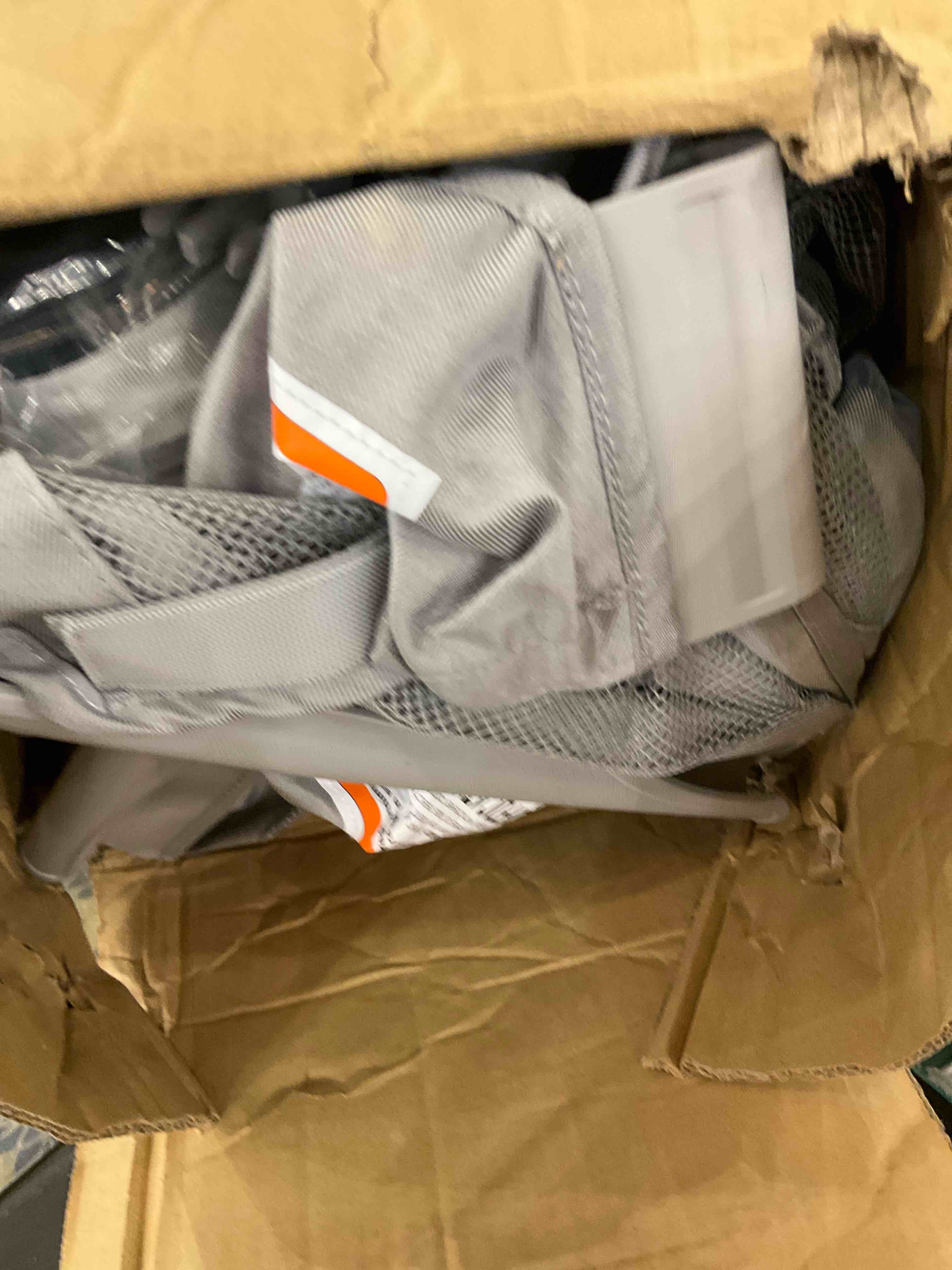 https://s3.amazonaws.com/lotting-images-prod/BargainHunt/EXS01564637_1722352224878.jpeg