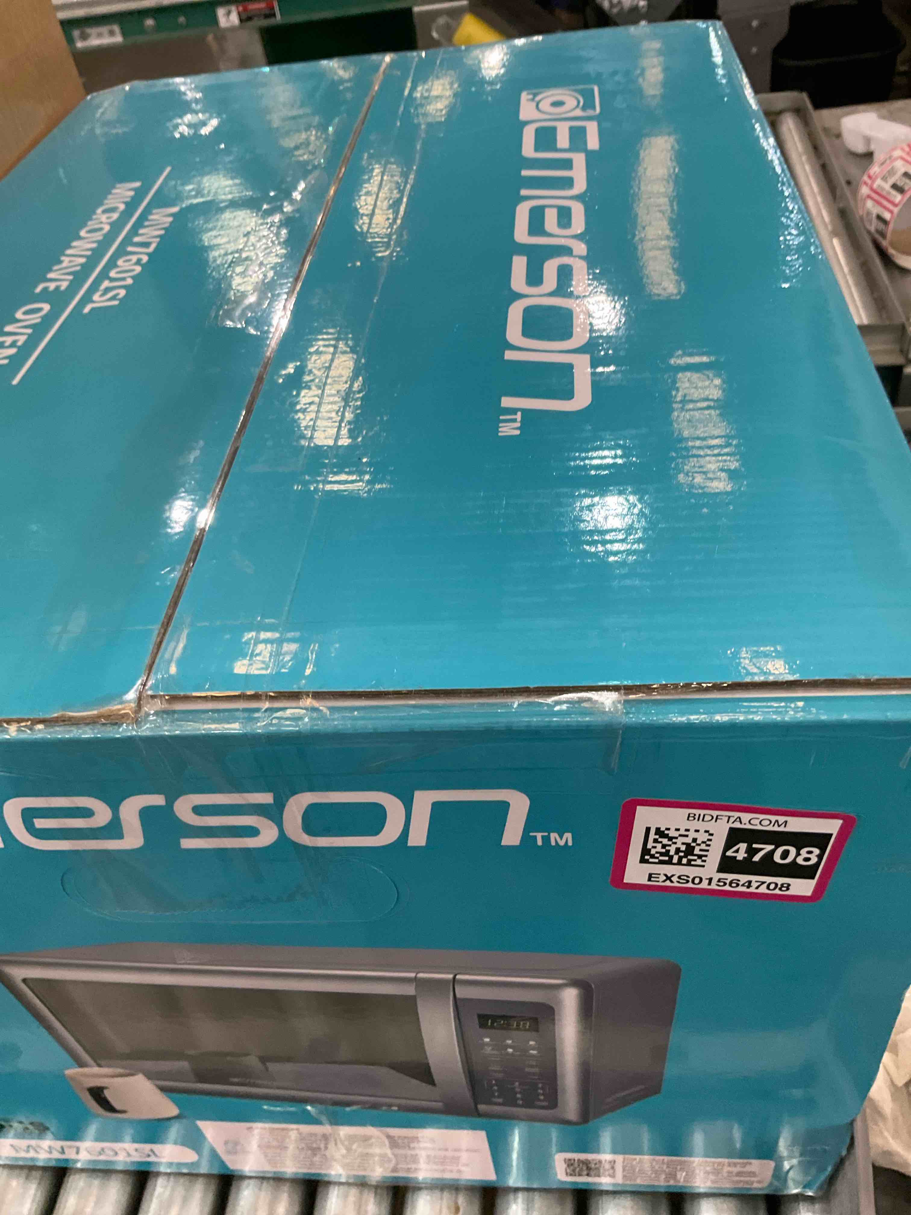 https://s3.amazonaws.com/lotting-images-prod/BargainHunt/EXS01564708_1722446638845.jpeg