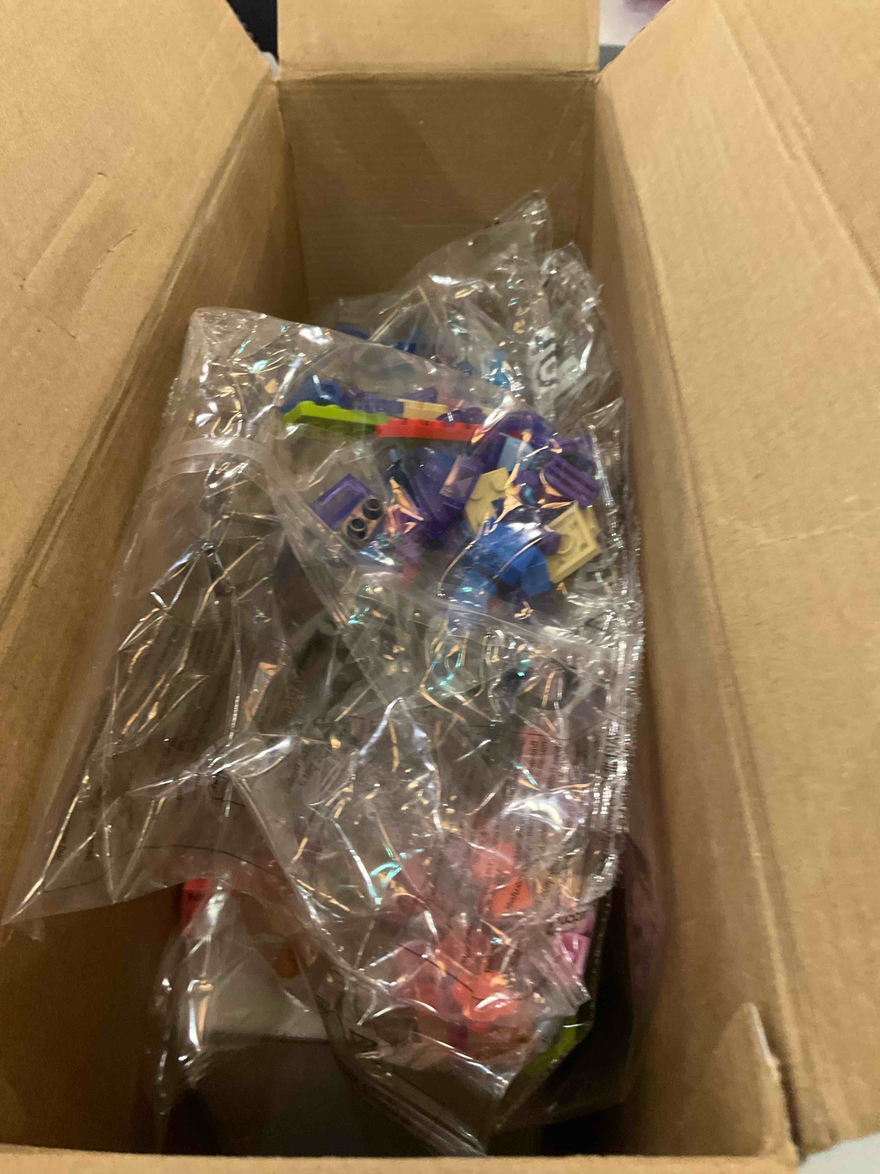 https://s3.amazonaws.com/lotting-images-prod/BargainHunt/EXS01564909_1722876454419.jpeg