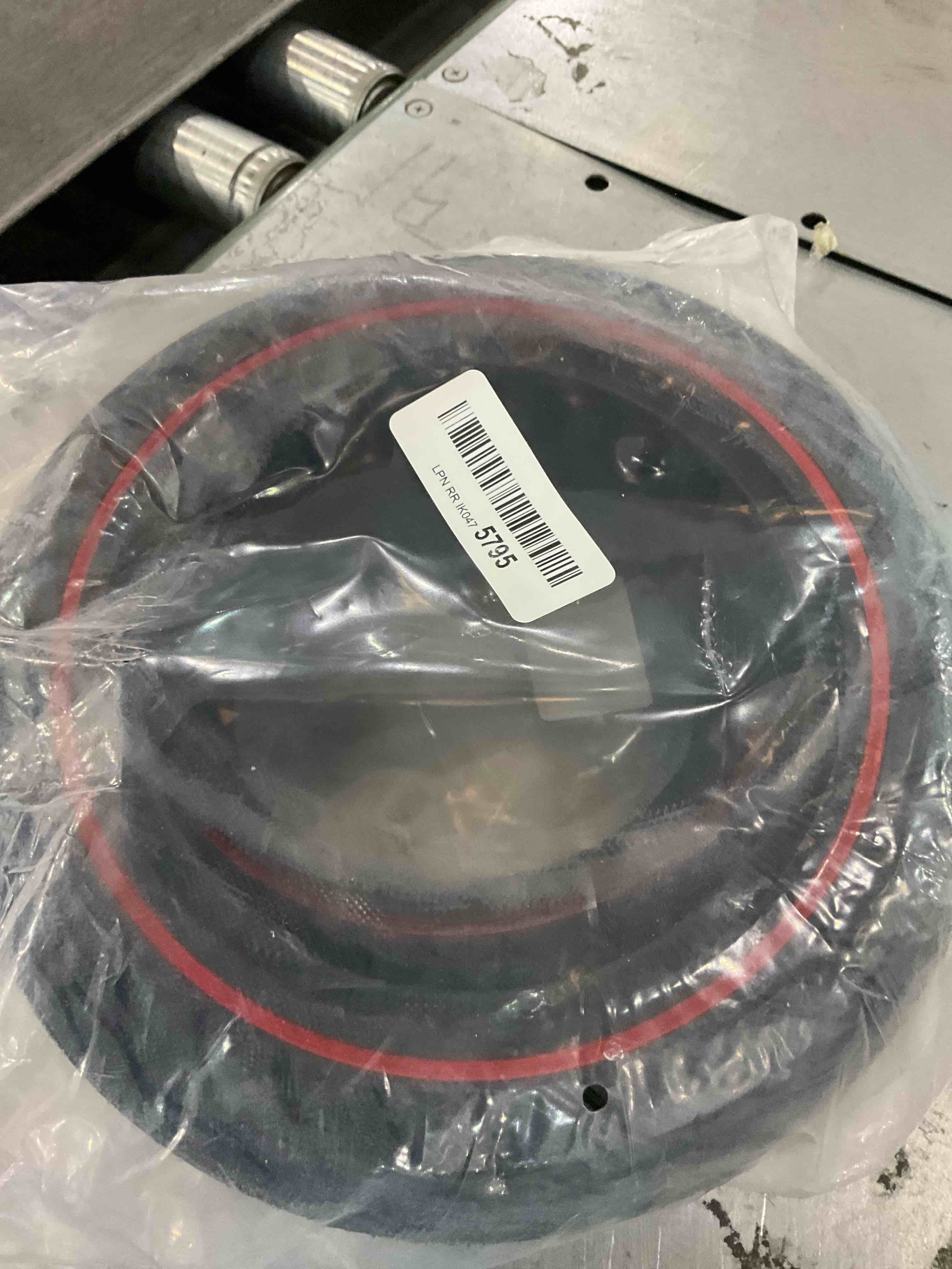 https://s3.amazonaws.com/lotting-images-prod/BargainHunt/EXS01565011_1716986935121.jpeg