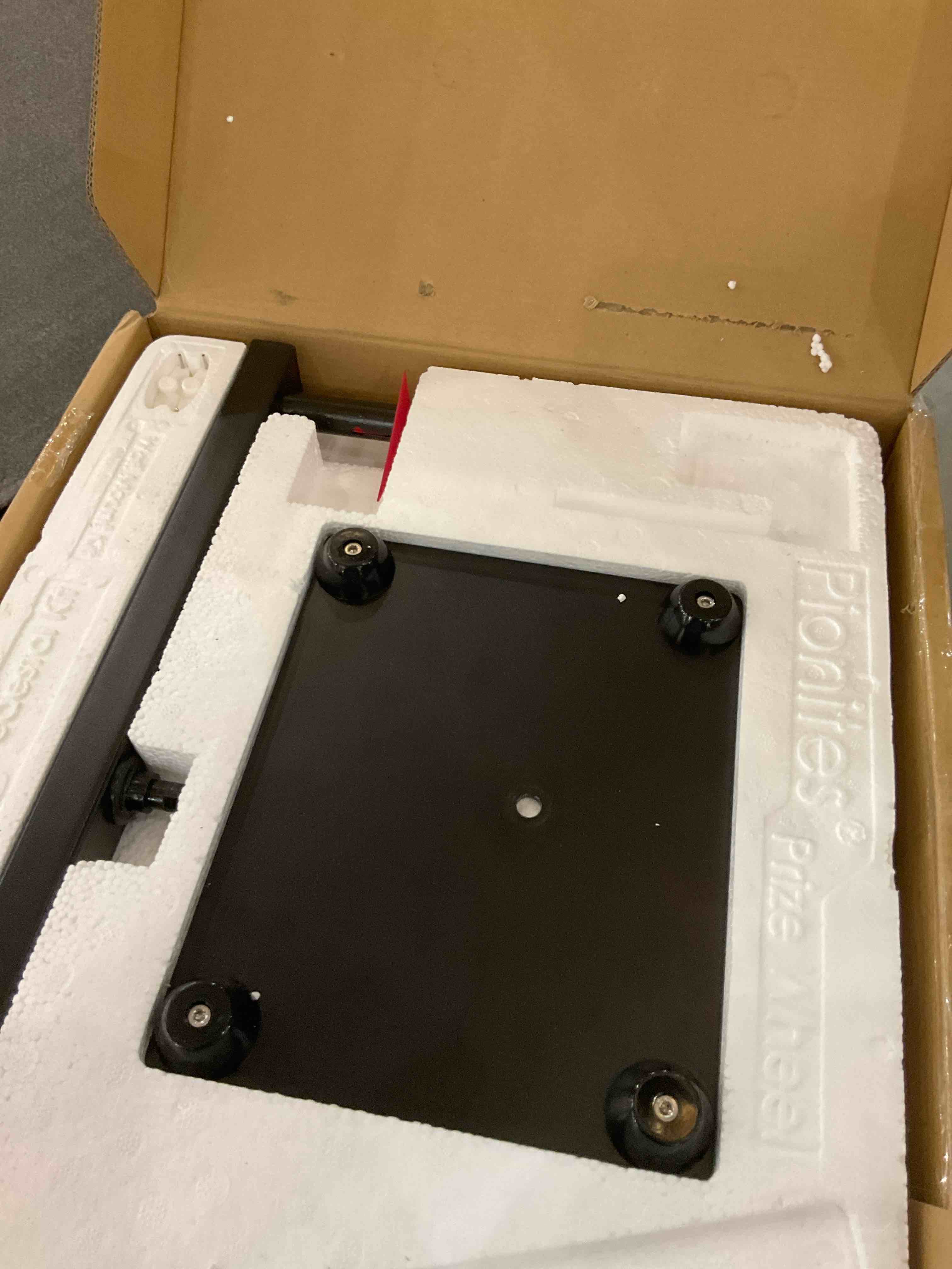 https://s3.amazonaws.com/lotting-images-prod/BargainHunt/EXS01565063_1716995477058.jpeg