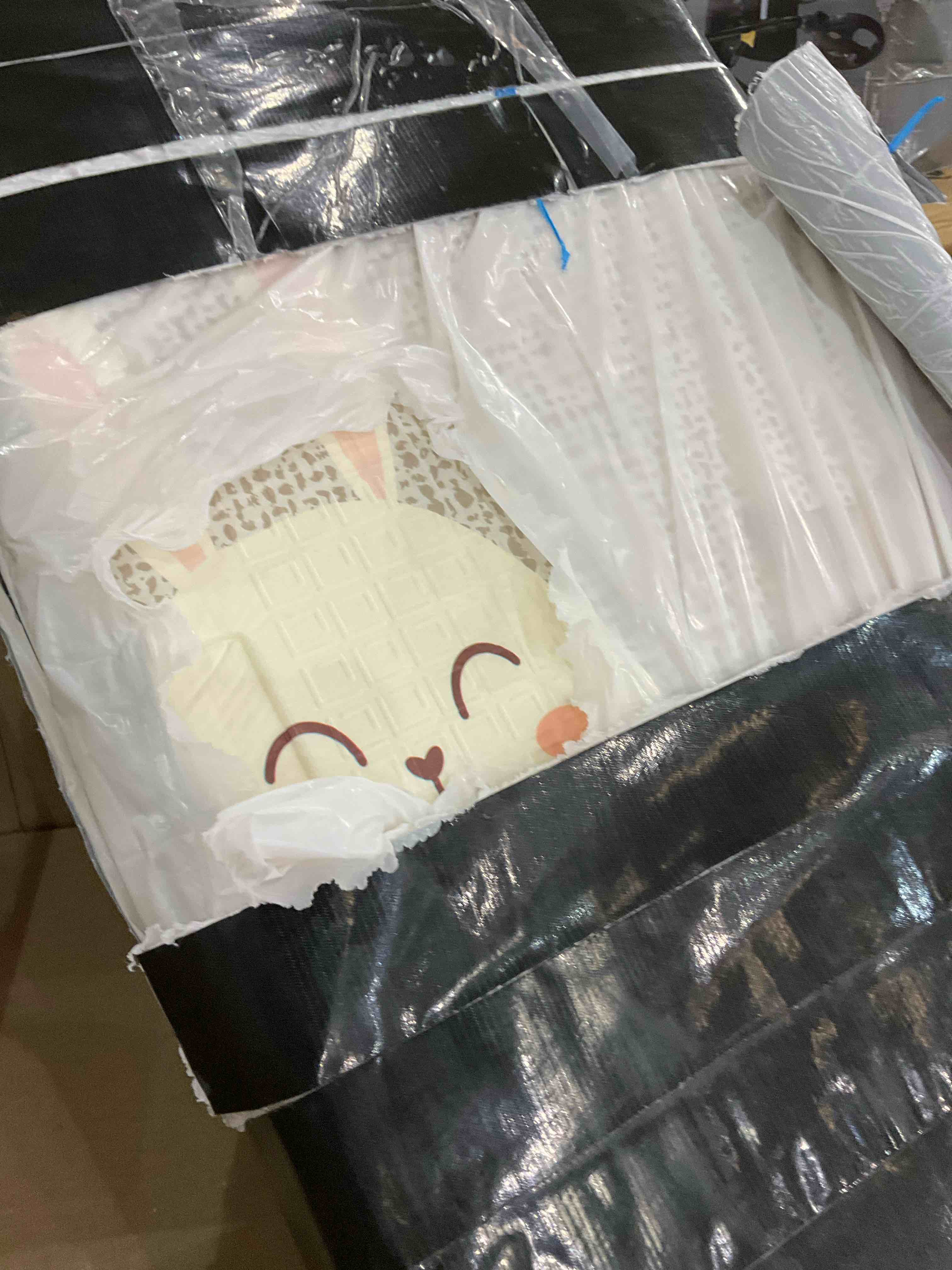 https://s3.amazonaws.com/lotting-images-prod/BargainHunt/EXS01565159_1717072973719.jpeg