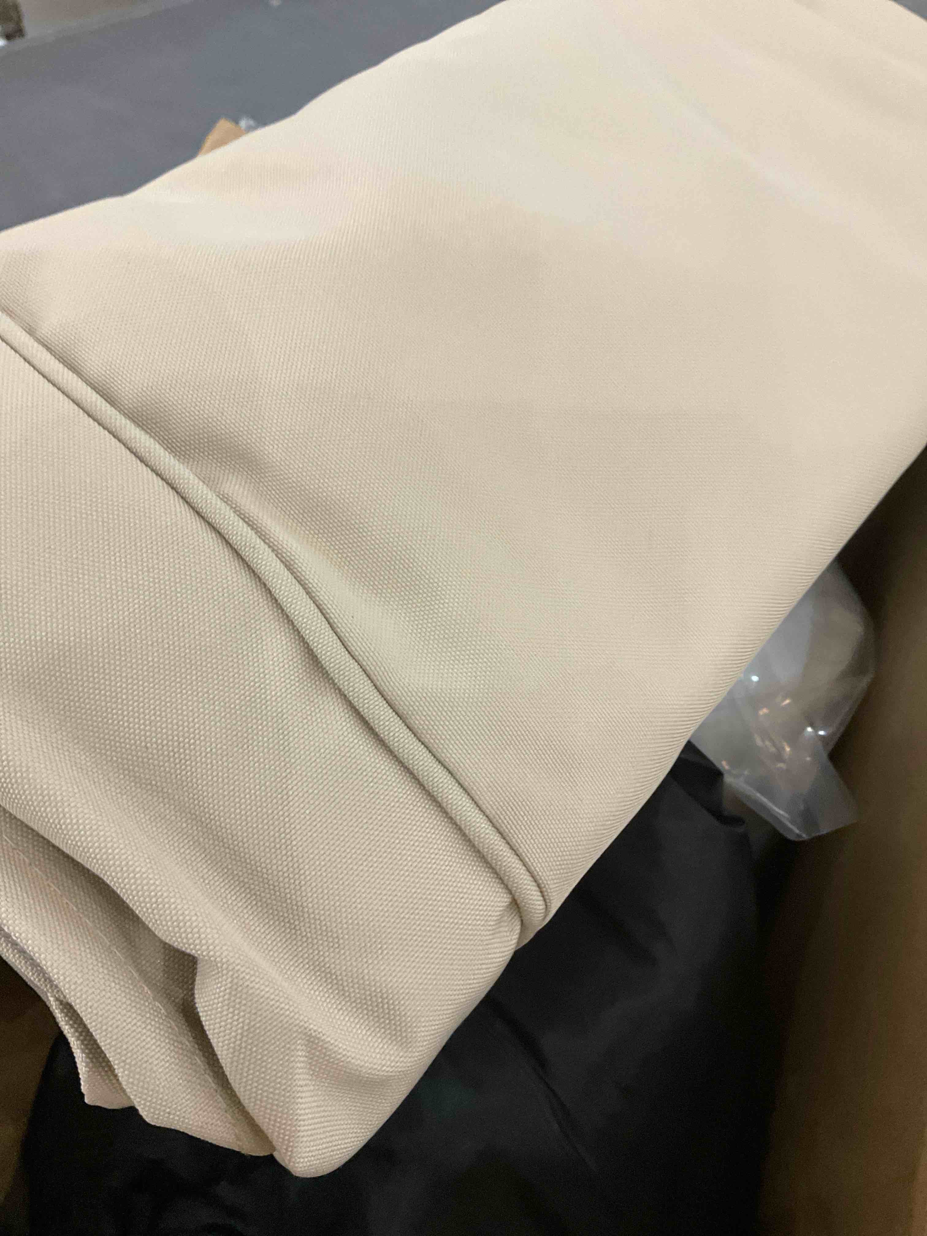 https://s3.amazonaws.com/lotting-images-prod/BargainHunt/EXS01565190_1717080970824.jpeg