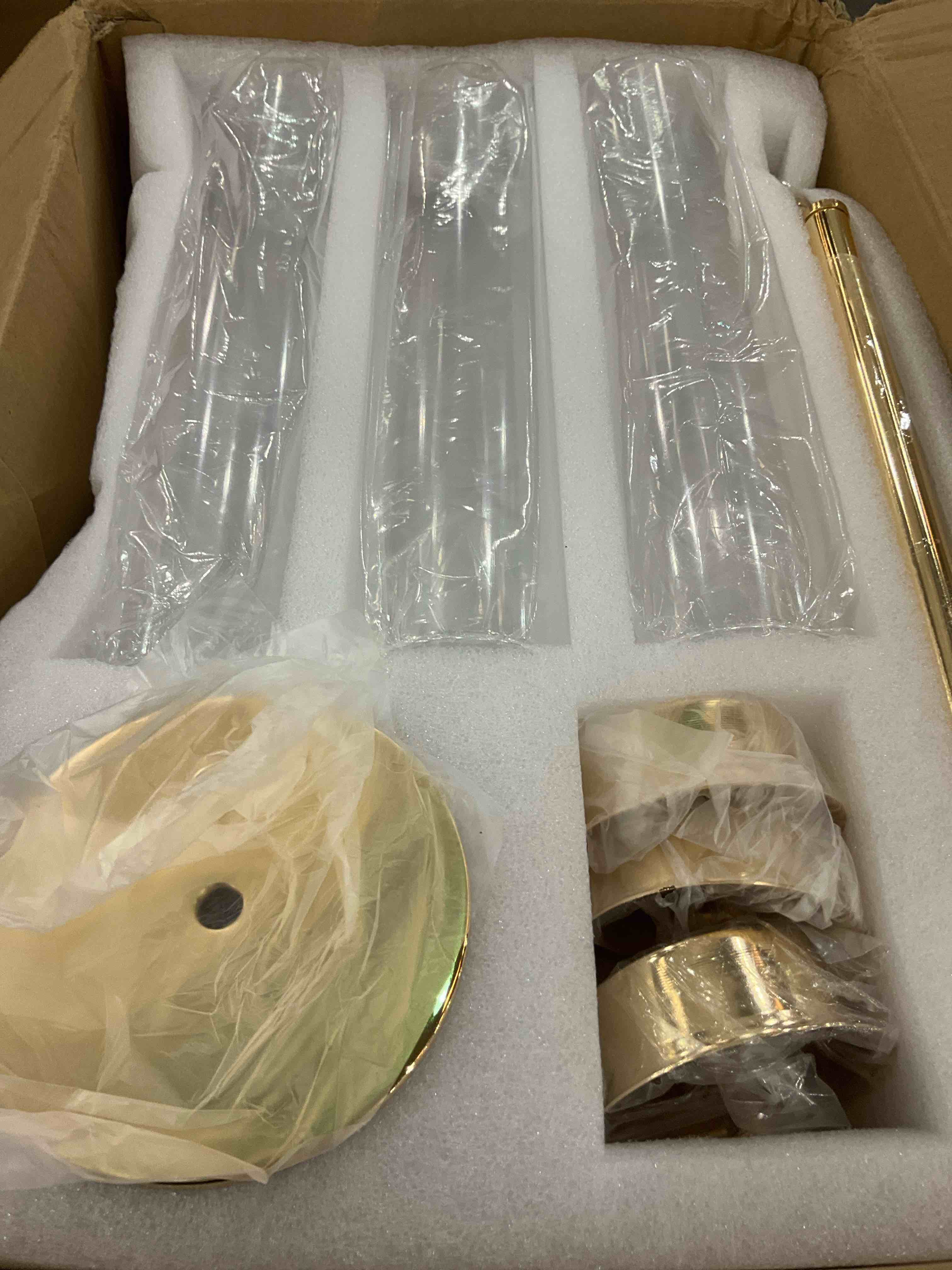 https://s3.amazonaws.com/lotting-images-prod/BargainHunt/EXS01565195_1717081370462.jpeg