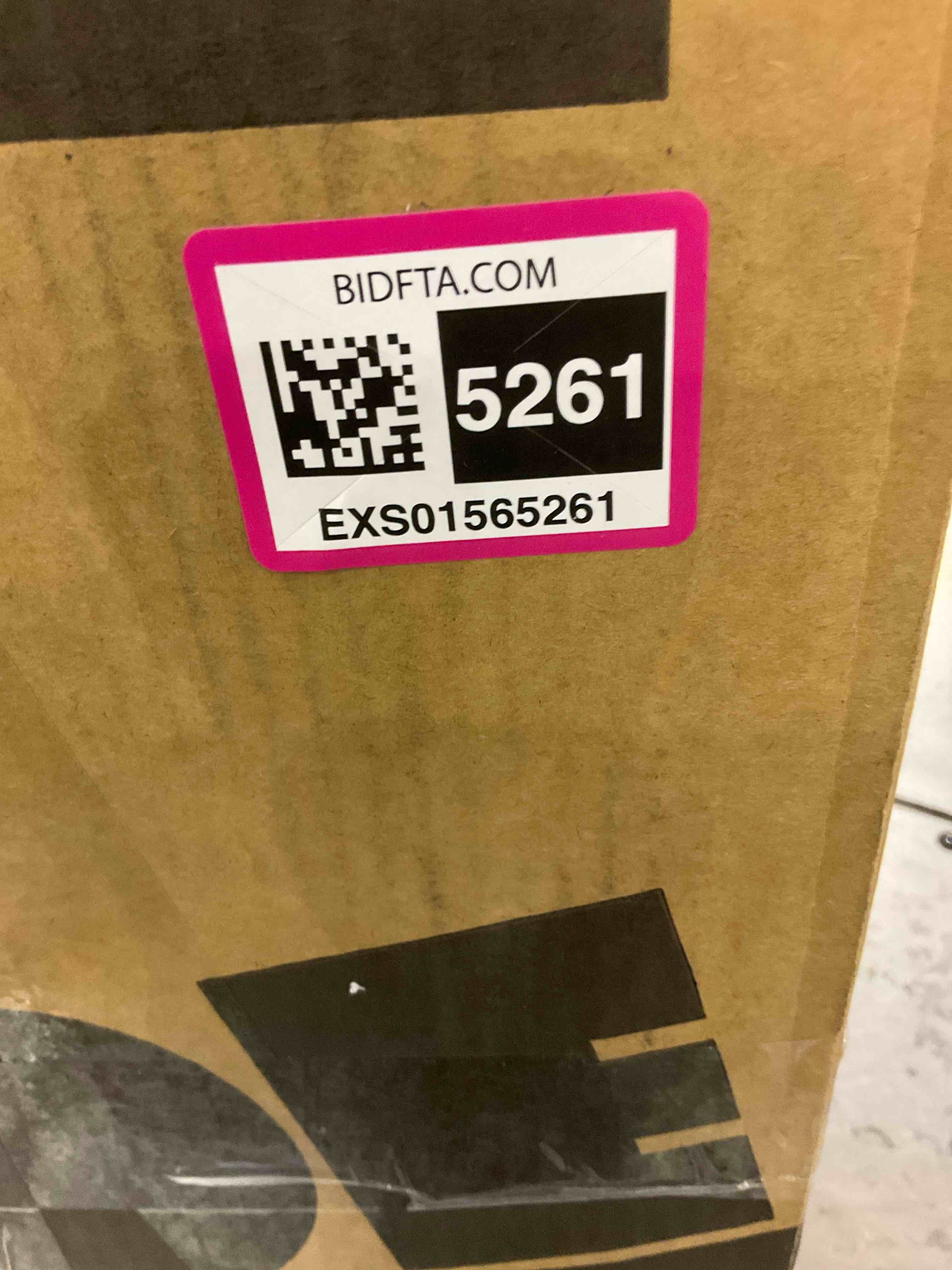 https://s3.amazonaws.com/lotting-images-prod/BargainHunt/EXS01565261_1717158224833.jpeg