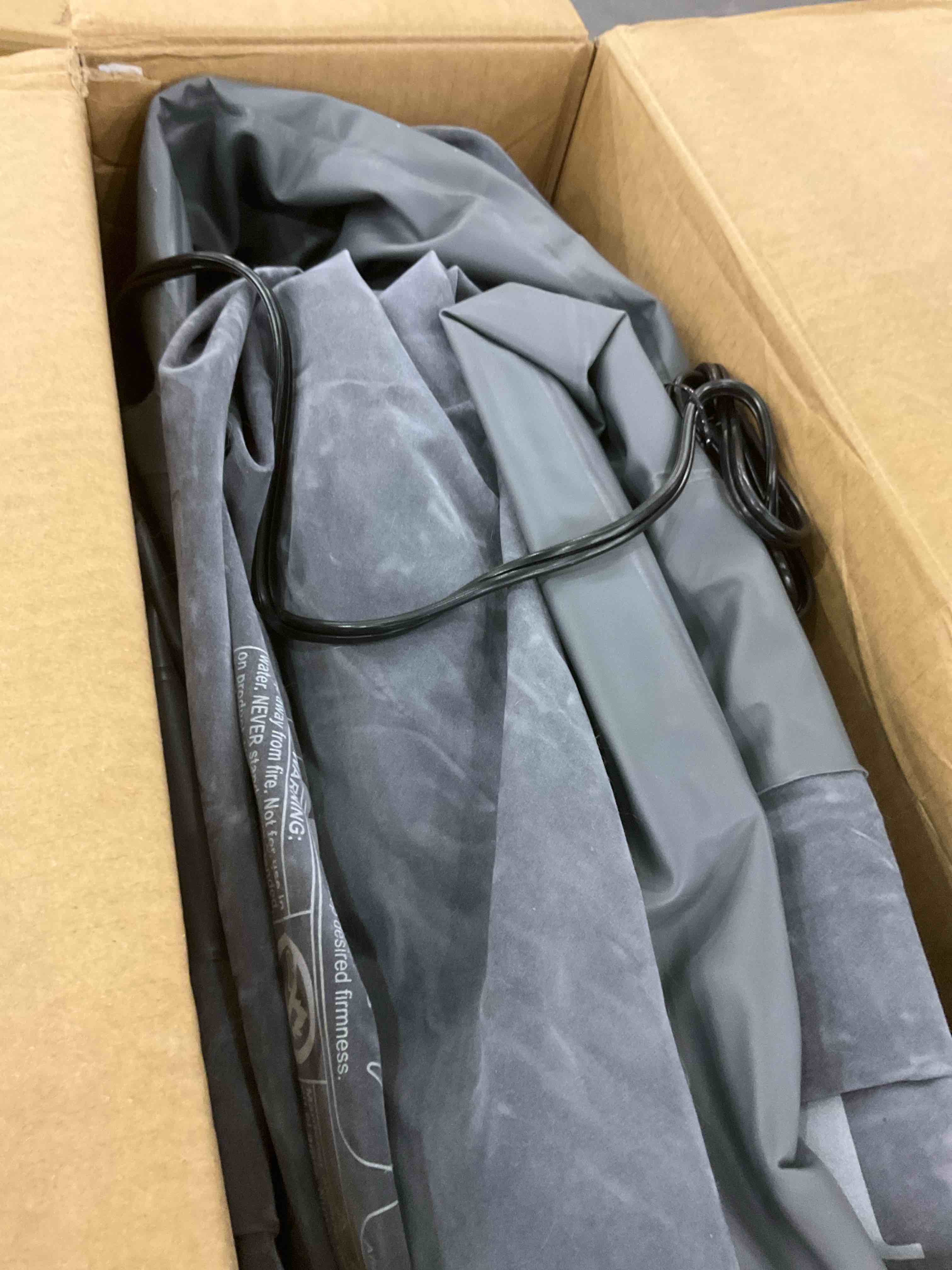 https://s3.amazonaws.com/lotting-images-prod/BargainHunt/EXS01565281_1717163349116.jpeg