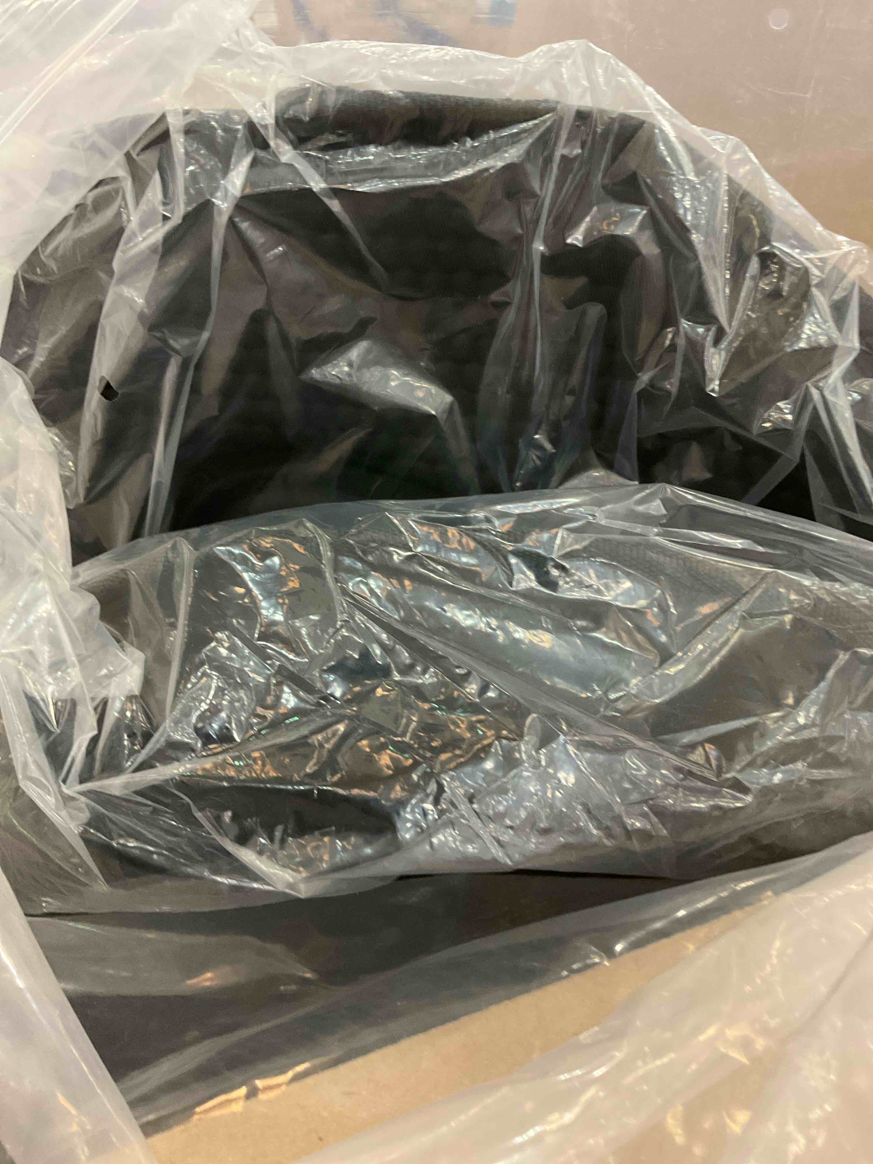 https://s3.amazonaws.com/lotting-images-prod/BargainHunt/EXS01565323_1717175841915.jpeg