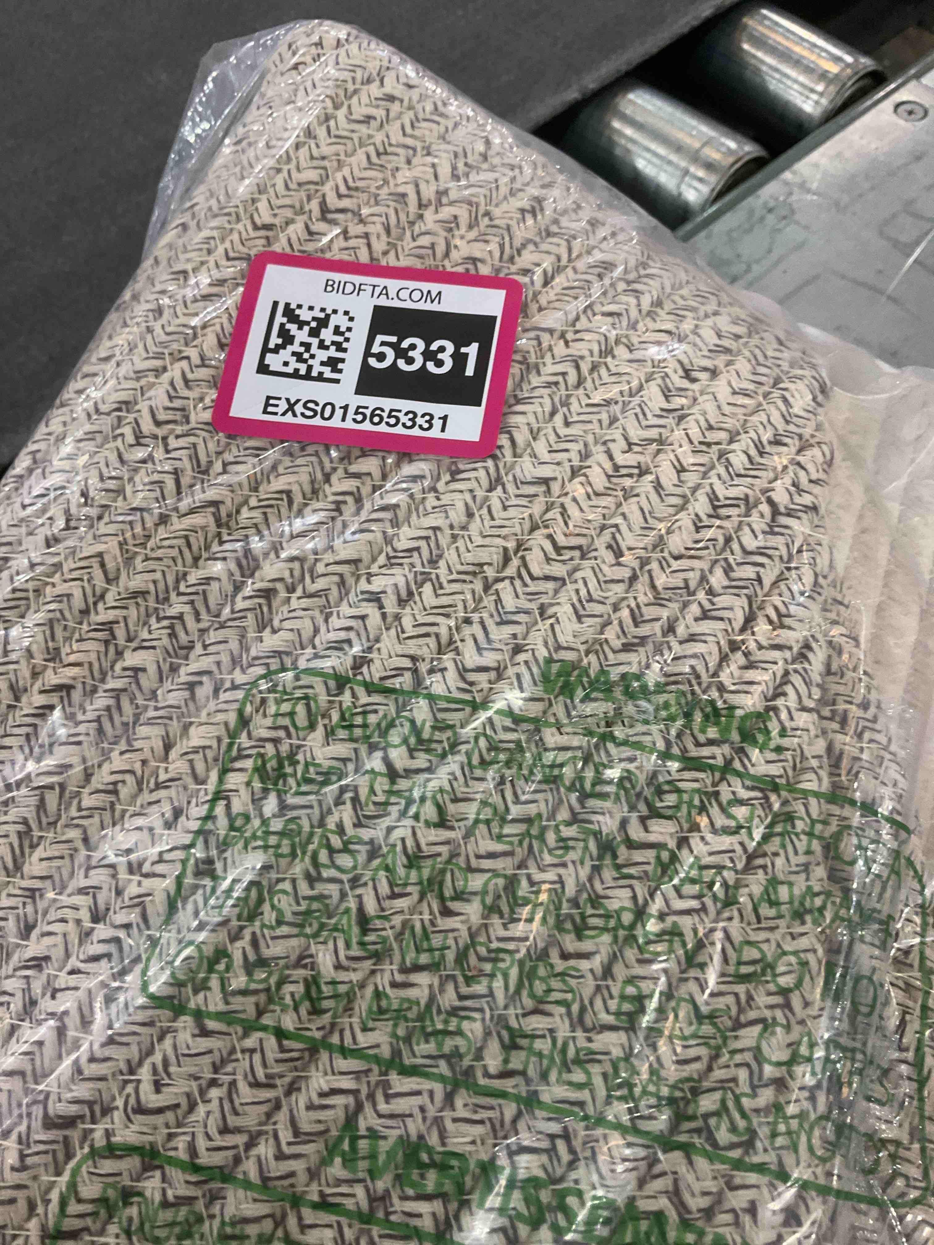 https://s3.amazonaws.com/lotting-images-prod/BargainHunt/EXS01565331_1717177238255.jpeg