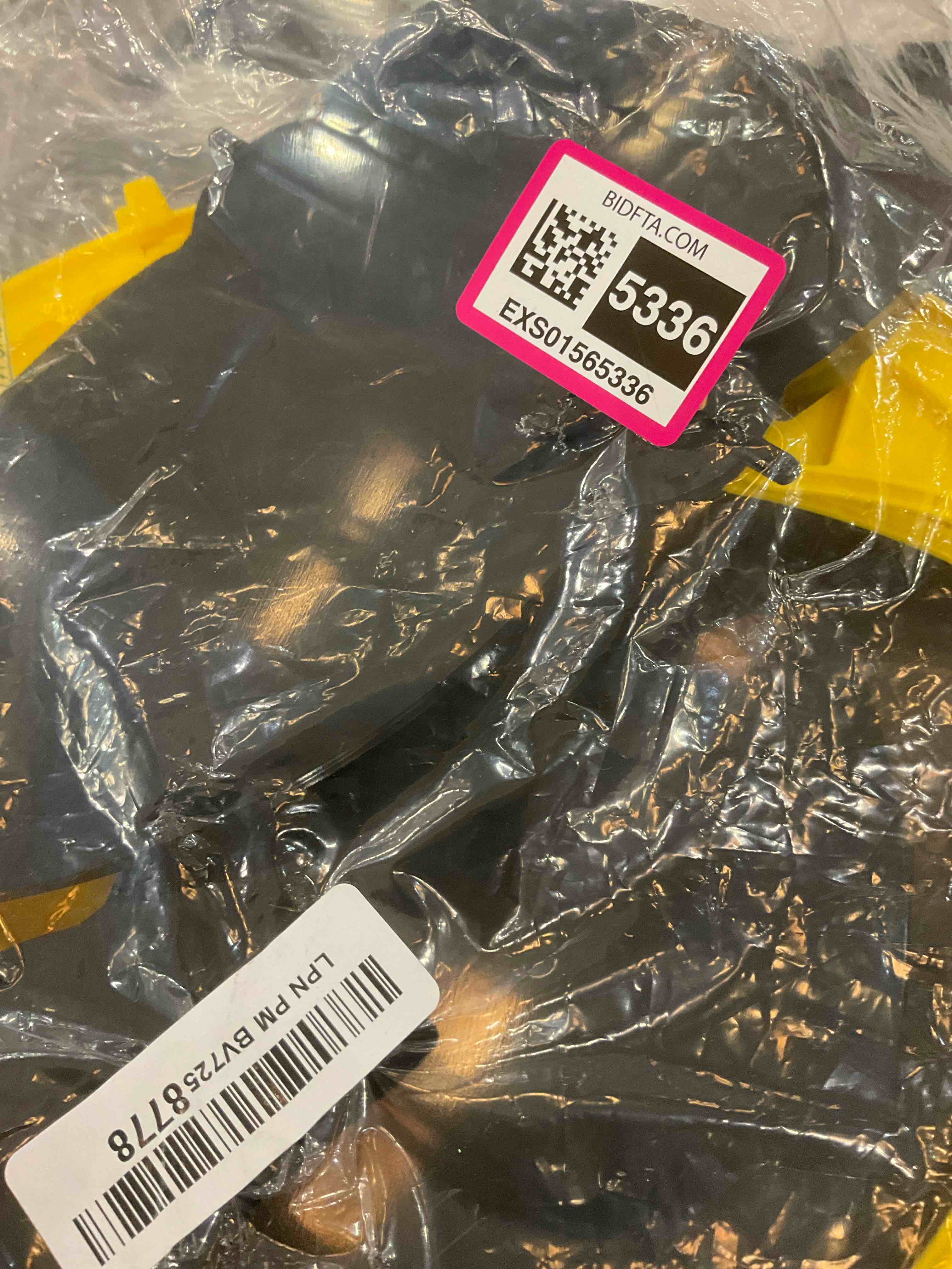 https://s3.amazonaws.com/lotting-images-prod/BargainHunt/EXS01565336_1717177970601.jpeg