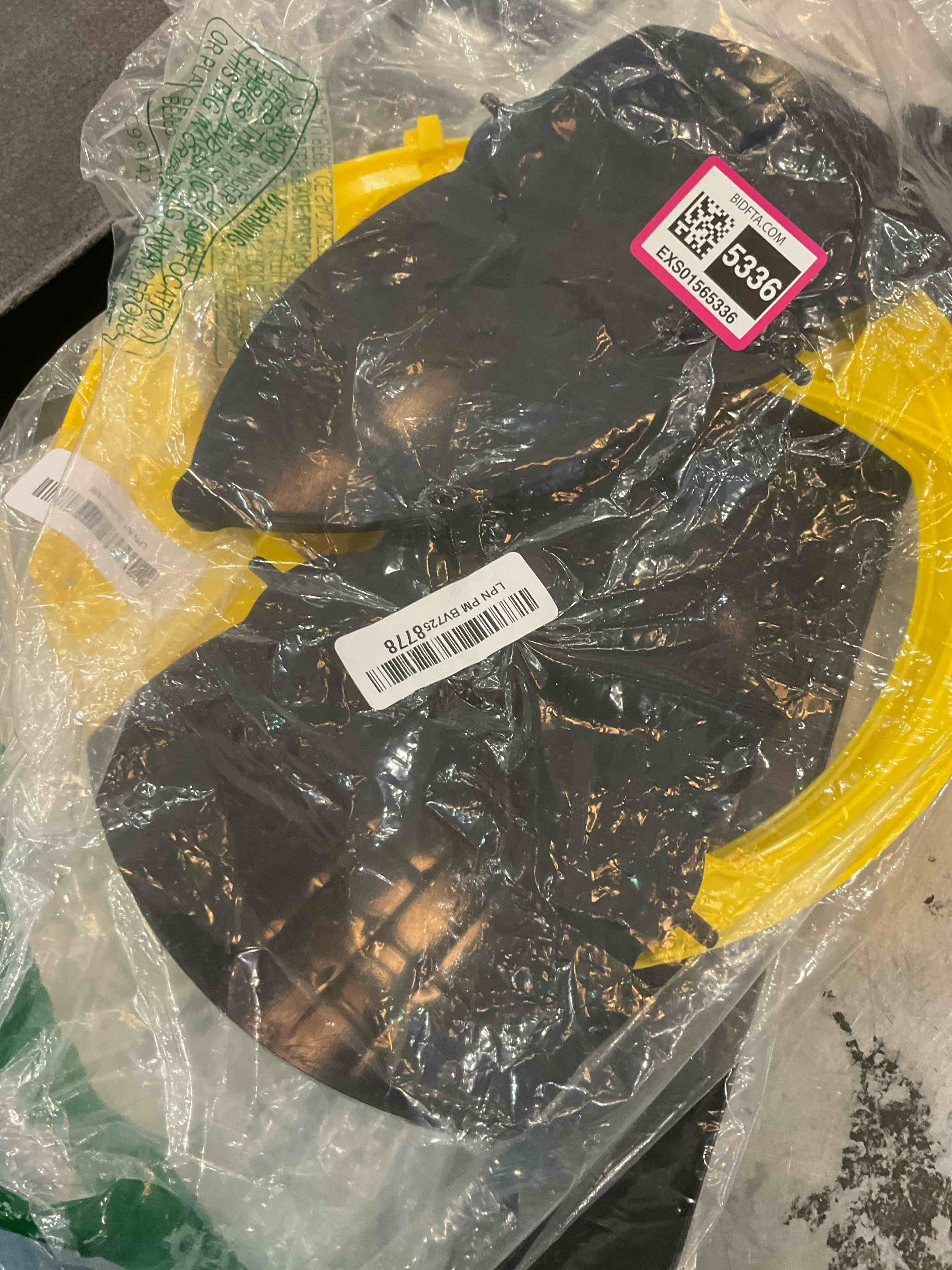 https://s3.amazonaws.com/lotting-images-prod/BargainHunt/EXS01565336_1717177974445.jpeg