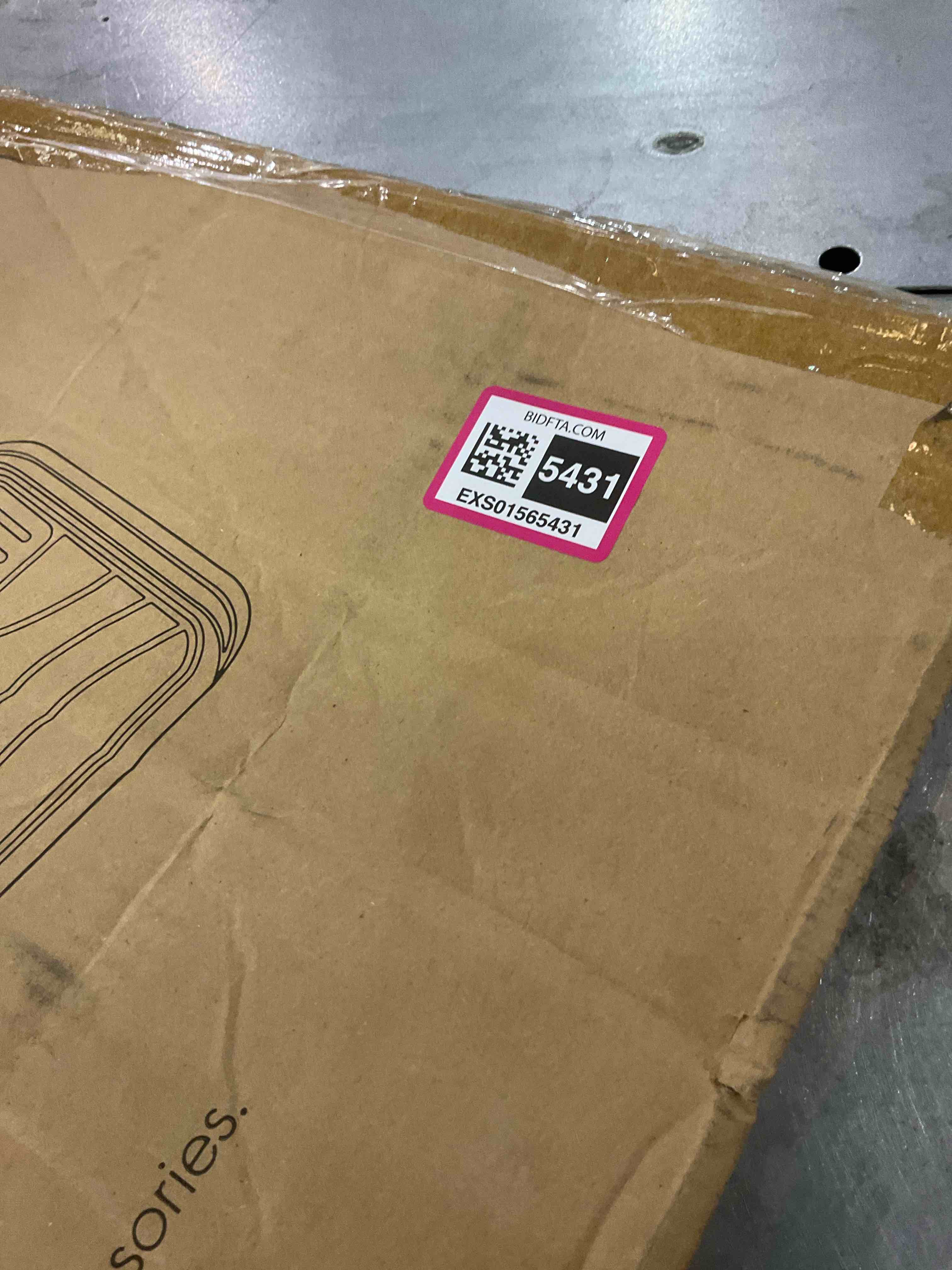 https://s3.amazonaws.com/lotting-images-prod/BargainHunt/EXS01565431_1717425804673.jpeg
