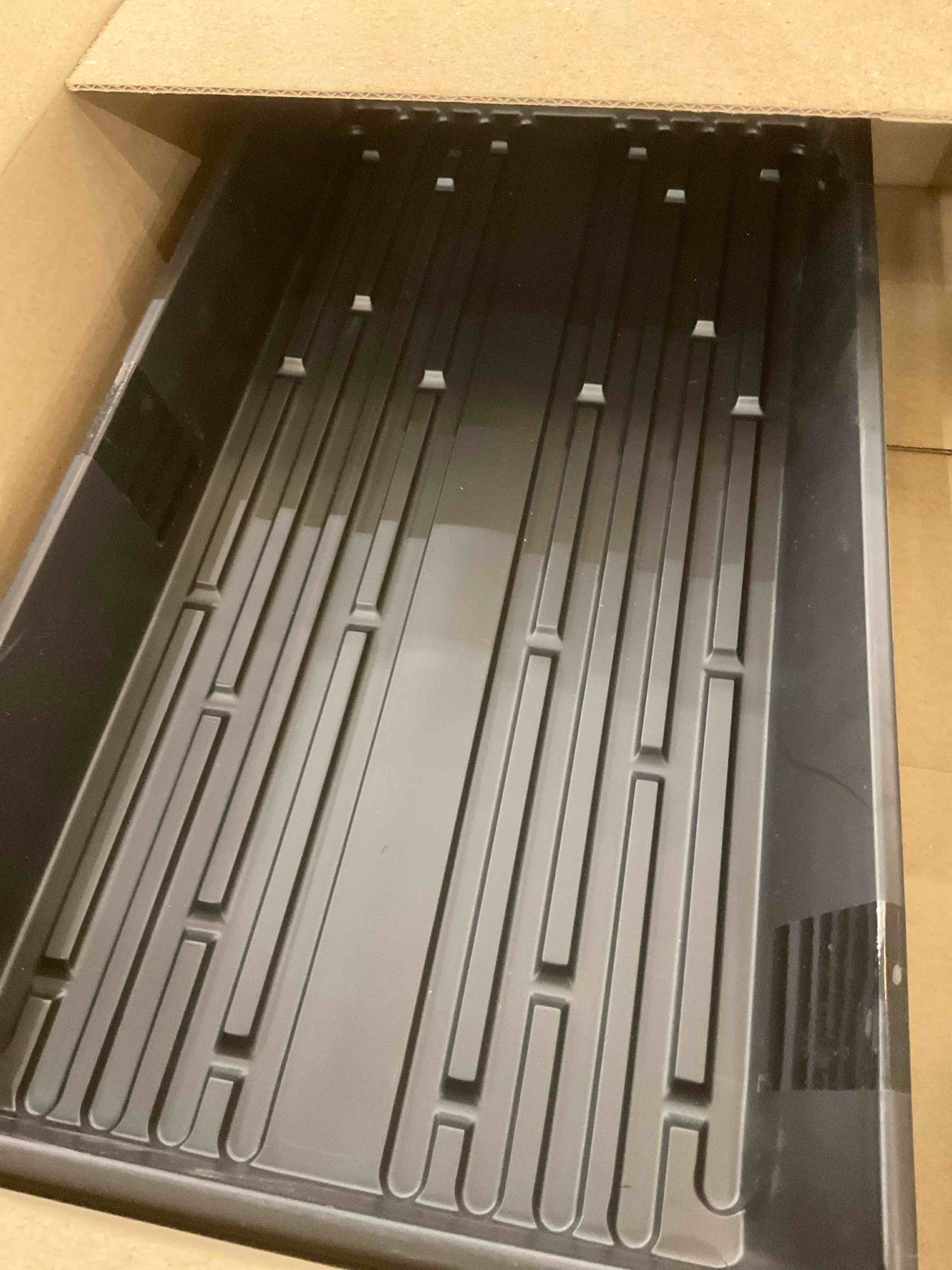 https://s3.amazonaws.com/lotting-images-prod/BargainHunt/EXS01565483_1717439579125.jpeg