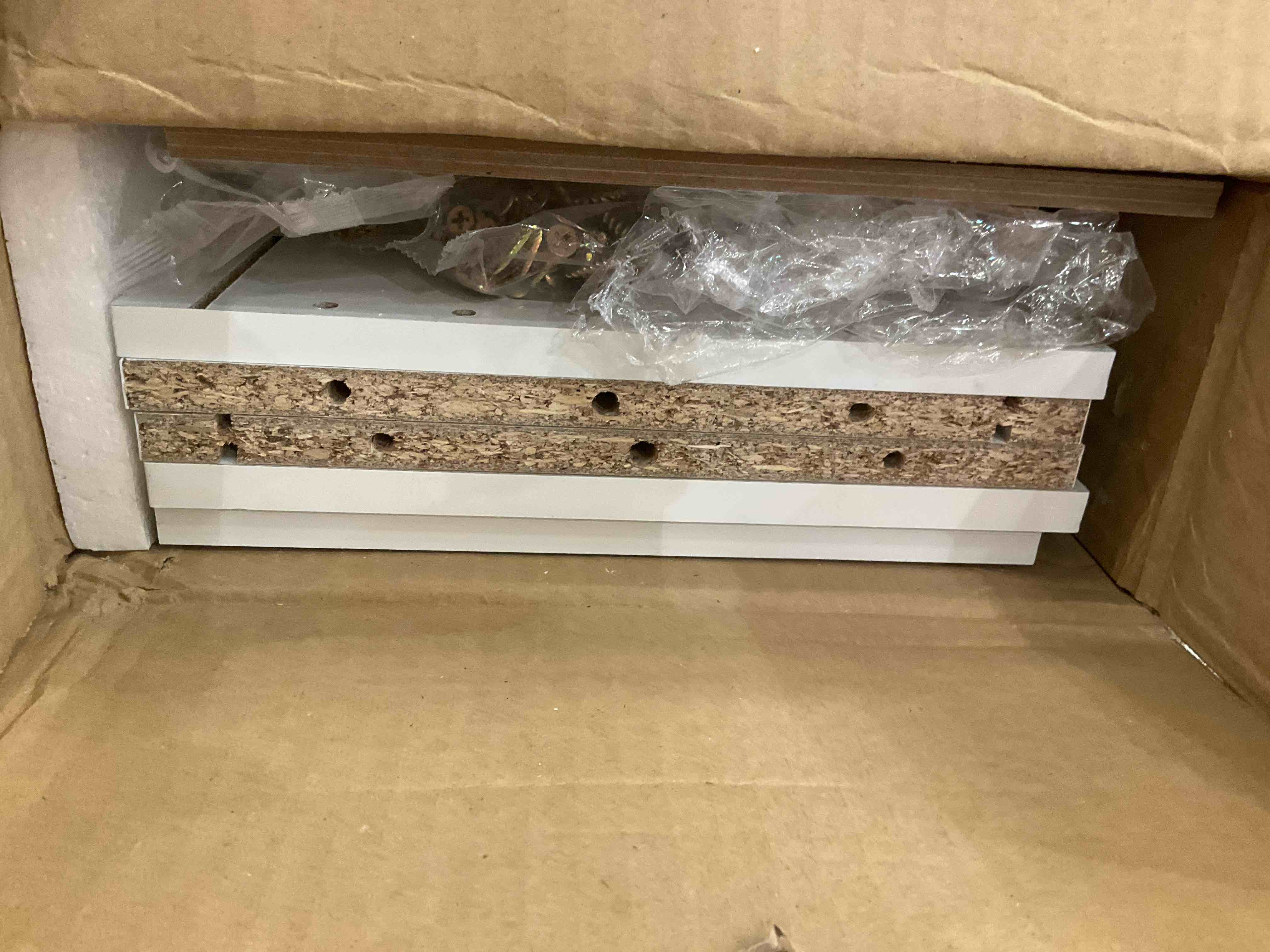 https://s3.amazonaws.com/lotting-images-prod/BargainHunt/EXS01565617_1717694479269.jpeg