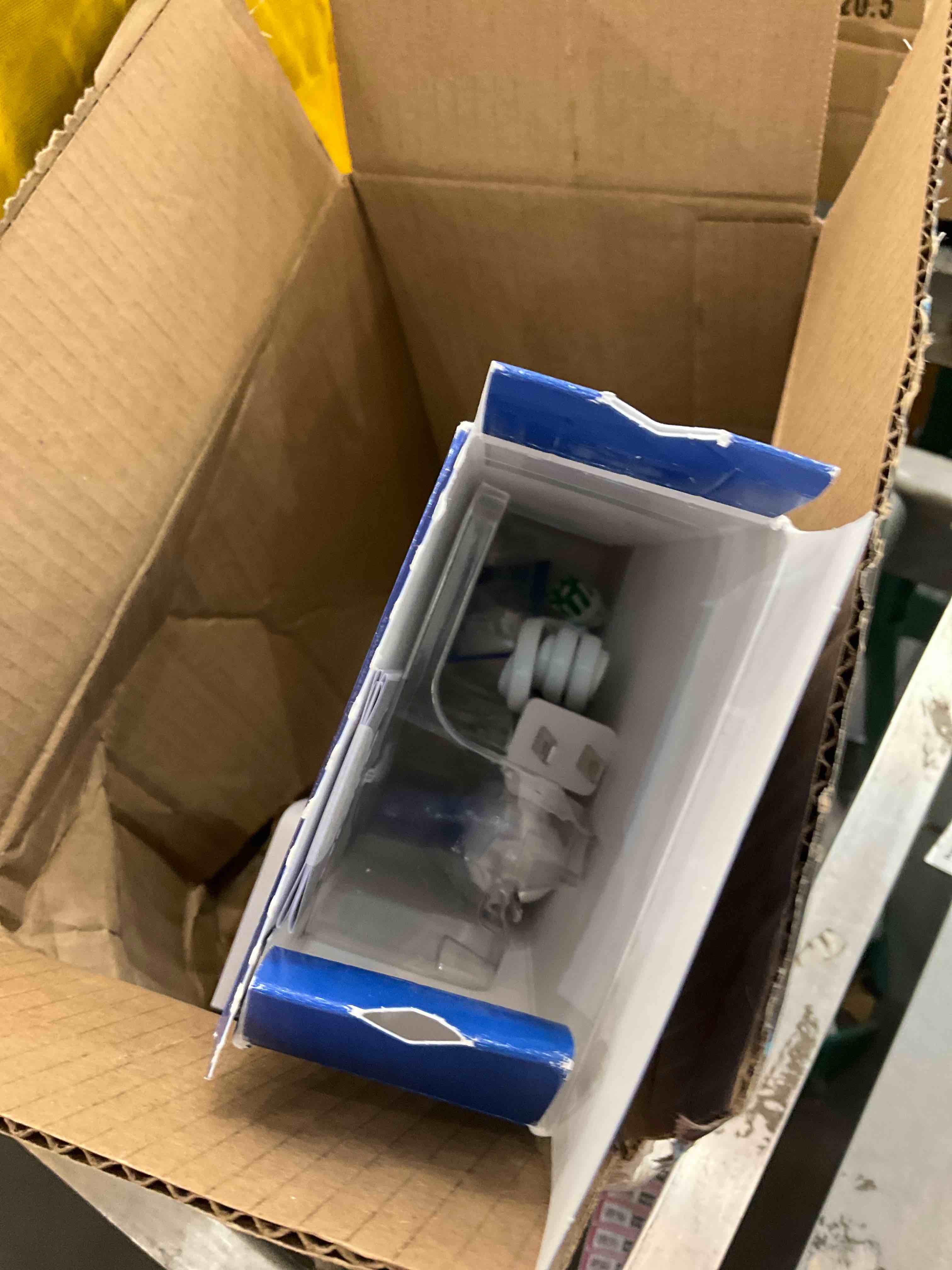 https://s3.amazonaws.com/lotting-images-prod/BargainHunt/EXS01565636_1717700879825.jpeg