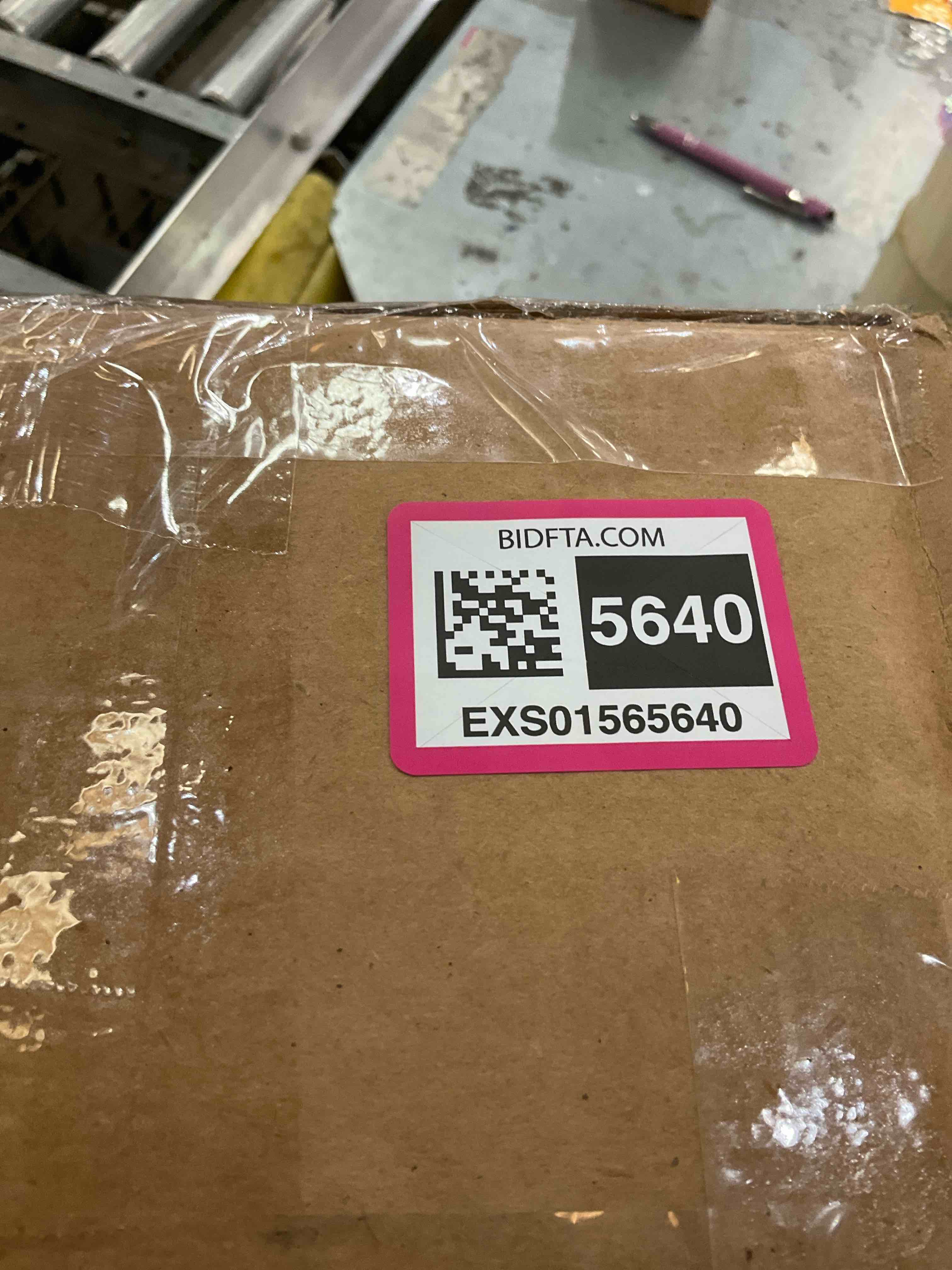 https://s3.amazonaws.com/lotting-images-prod/BargainHunt/EXS01565640_1717701495317.jpeg