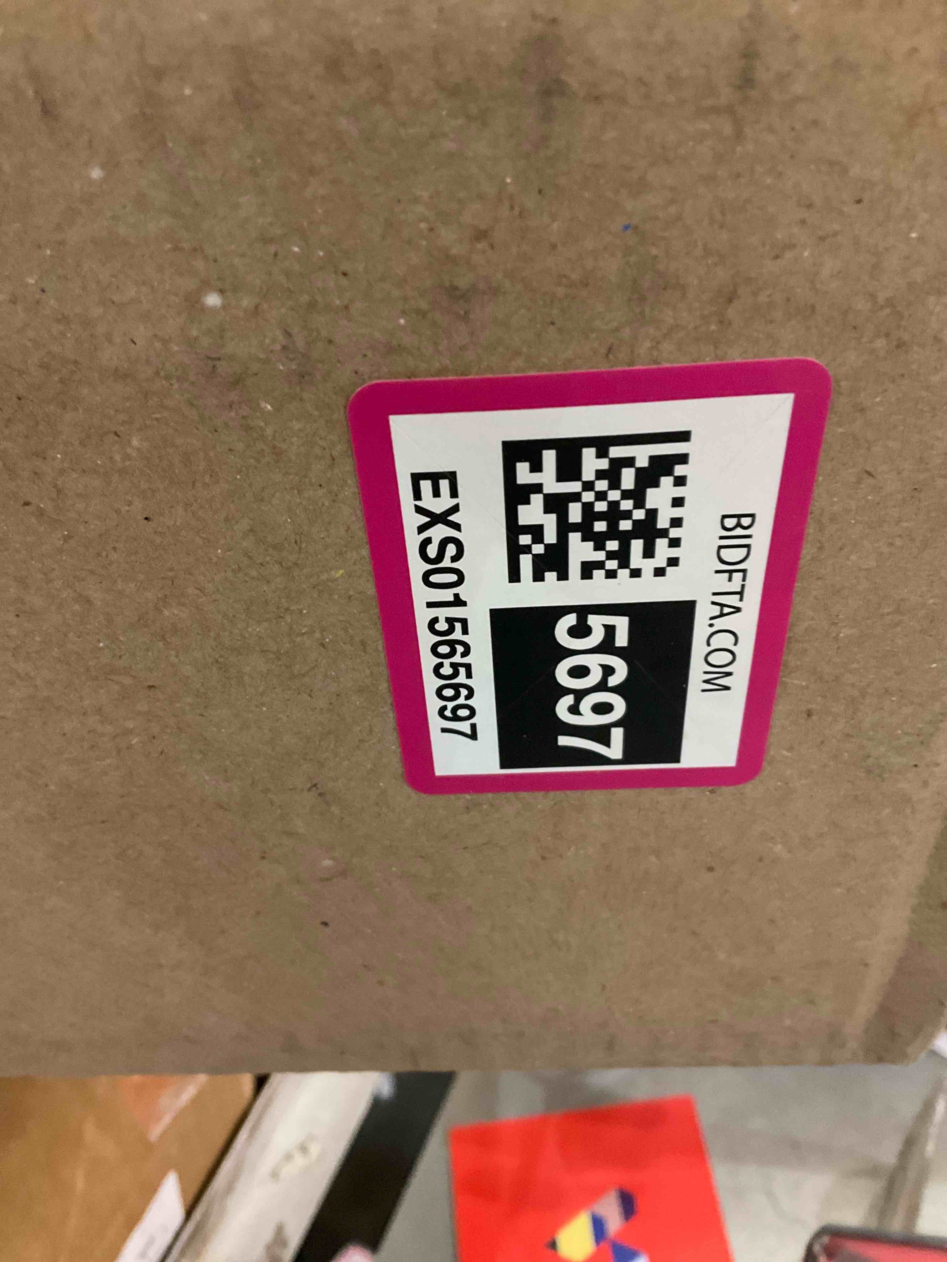 https://s3.amazonaws.com/lotting-images-prod/BargainHunt/EXS01565697_1717771446719.jpeg