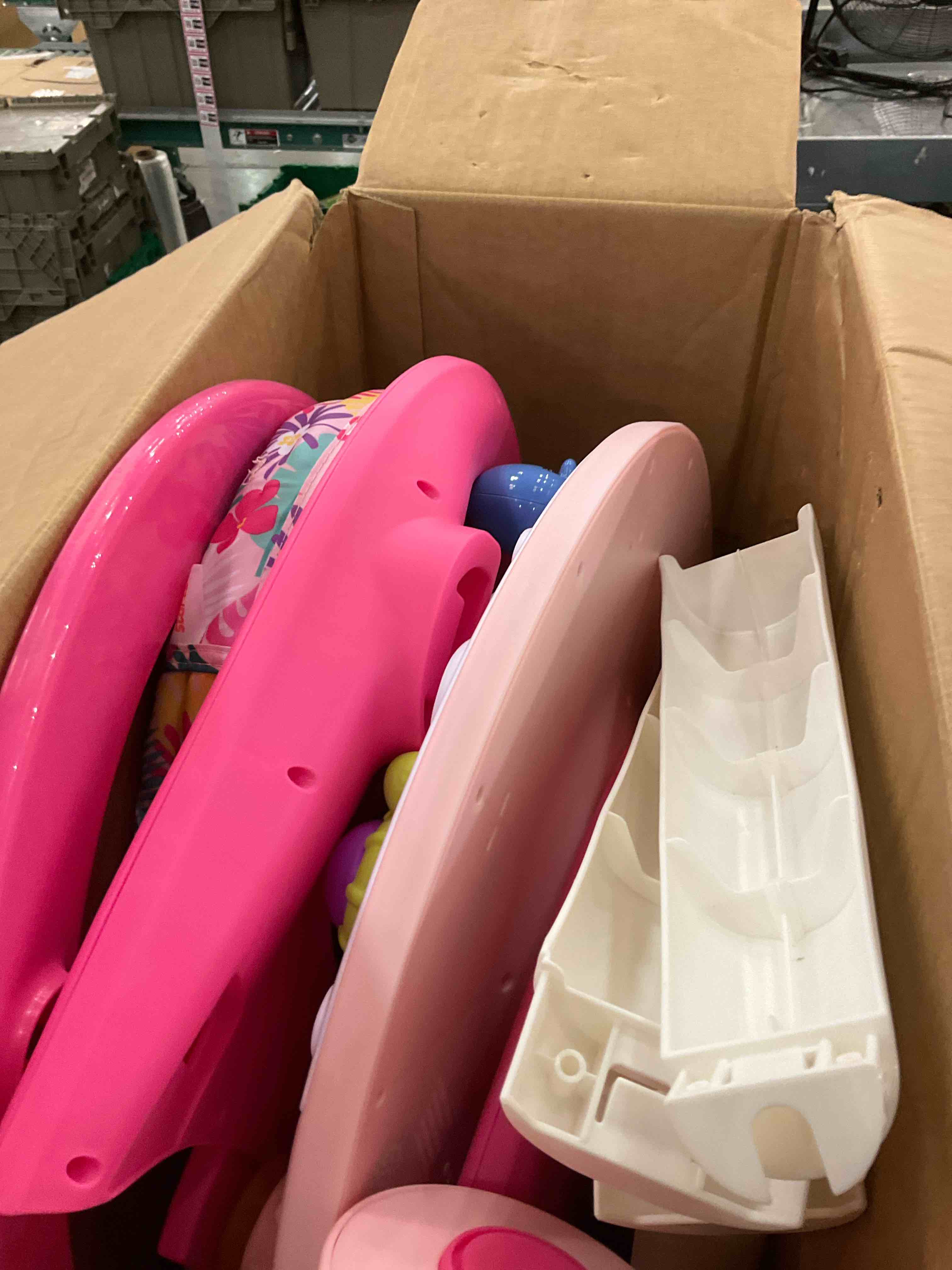 https://s3.amazonaws.com/lotting-images-prod/BargainHunt/EXS01565707_1717773145177.jpeg