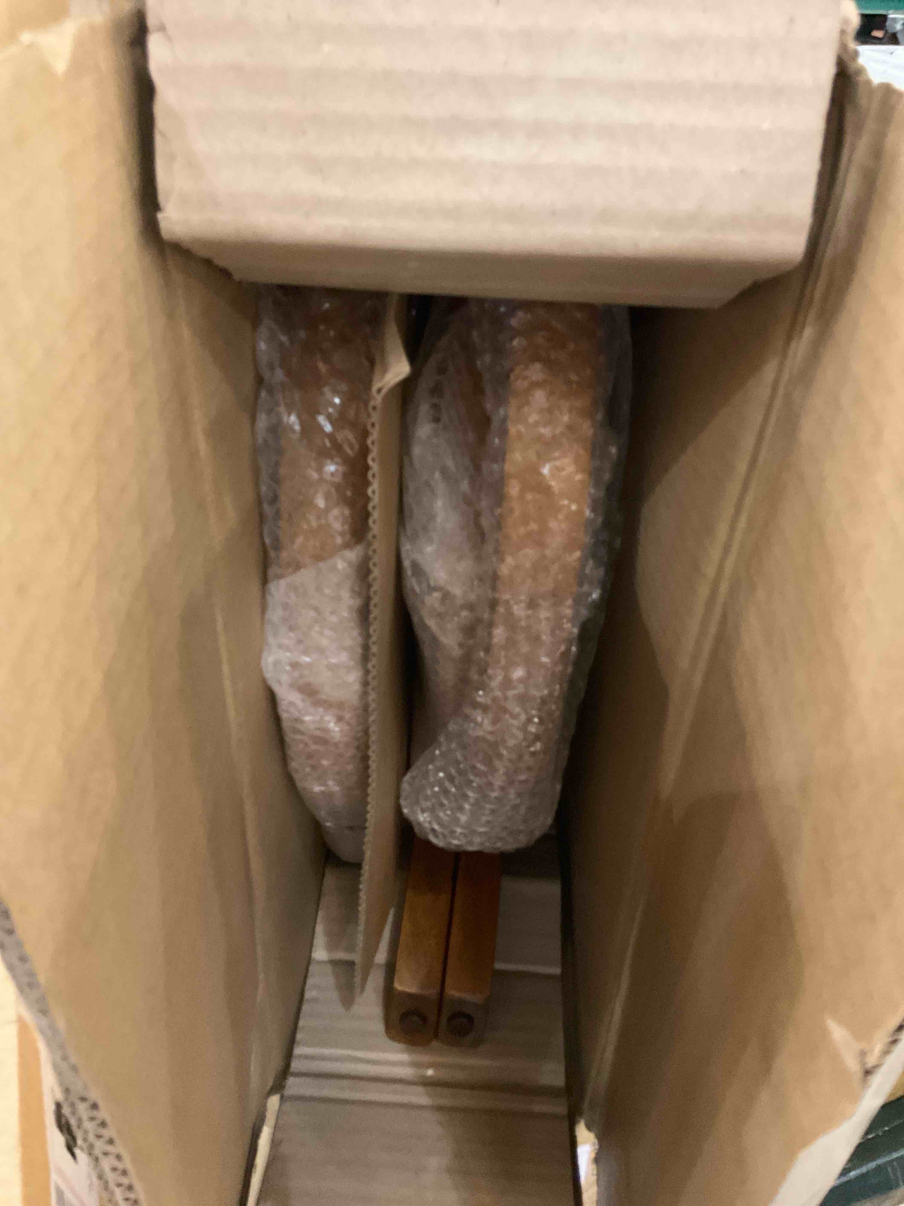 https://s3.amazonaws.com/lotting-images-prod/BargainHunt/EXS01565717_1717779082452.jpeg