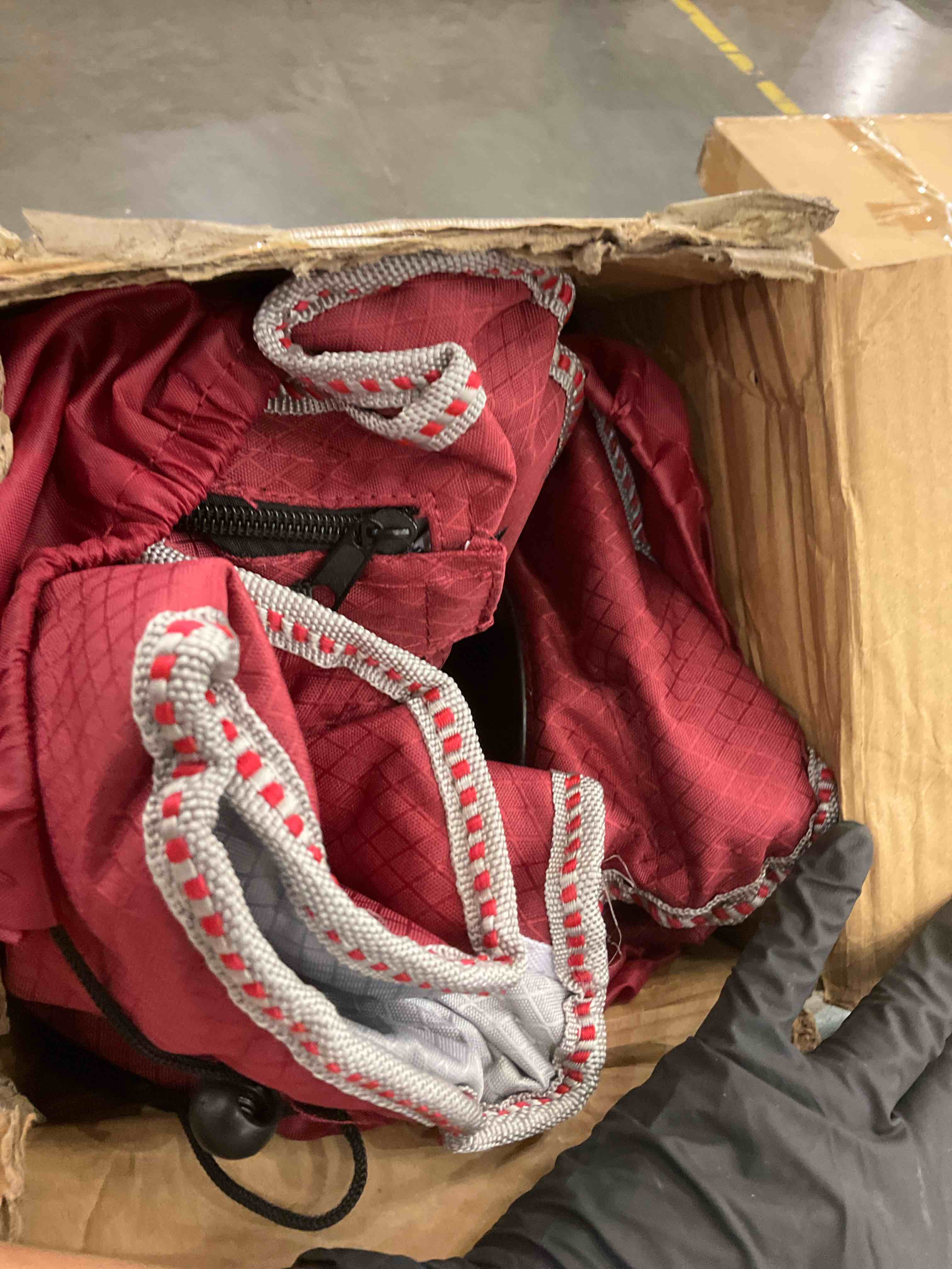 https://s3.amazonaws.com/lotting-images-prod/BargainHunt/EXS01565719_1717779881819.jpeg