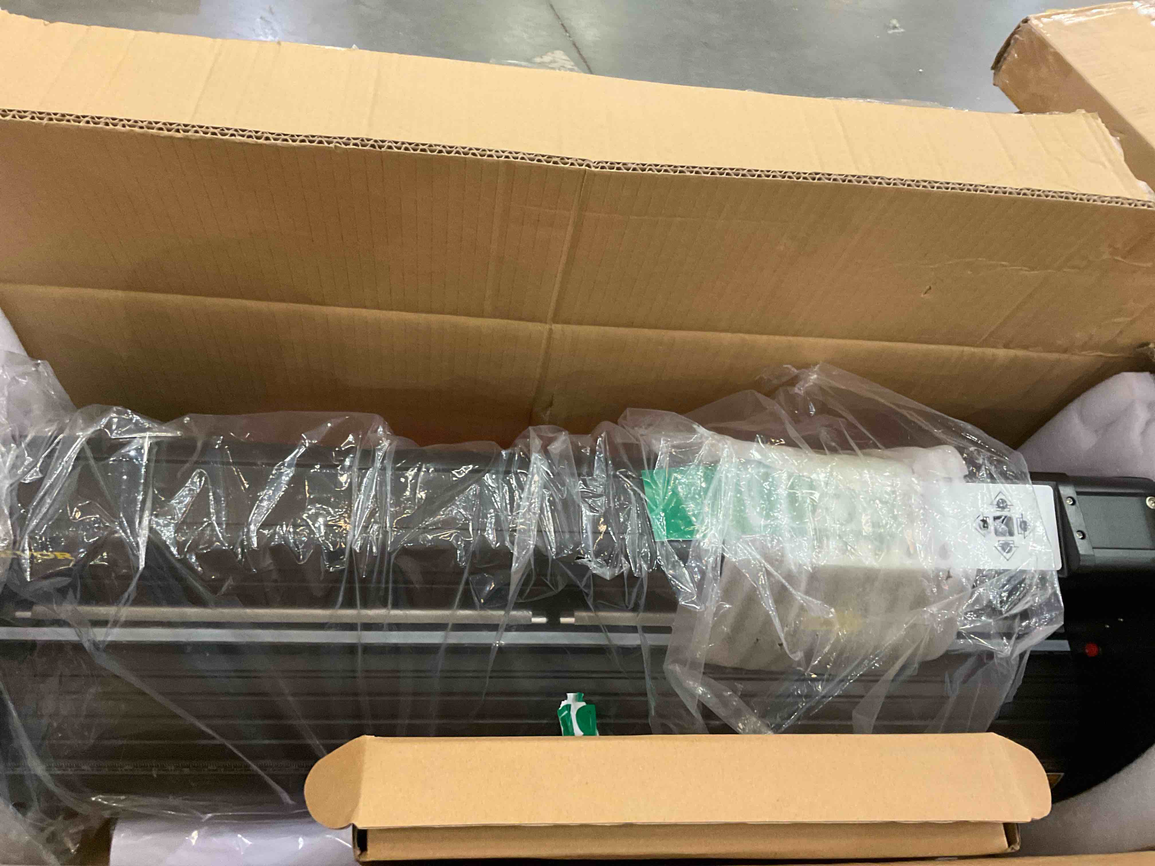 https://s3.amazonaws.com/lotting-images-prod/BargainHunt/EXS01565723_1717780124122.jpeg