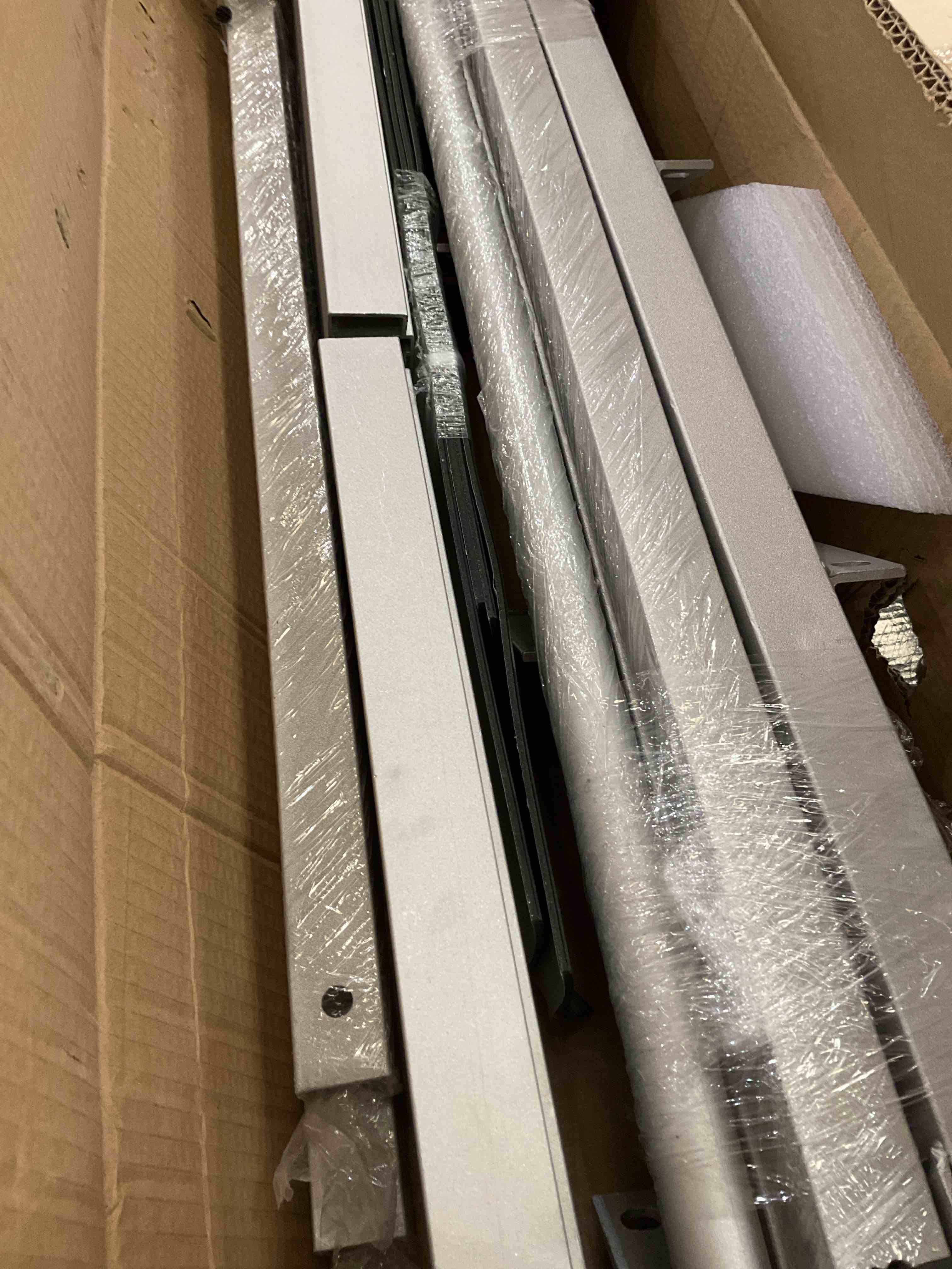 https://s3.amazonaws.com/lotting-images-prod/BargainHunt/EXS01565727_1717781165074.jpeg