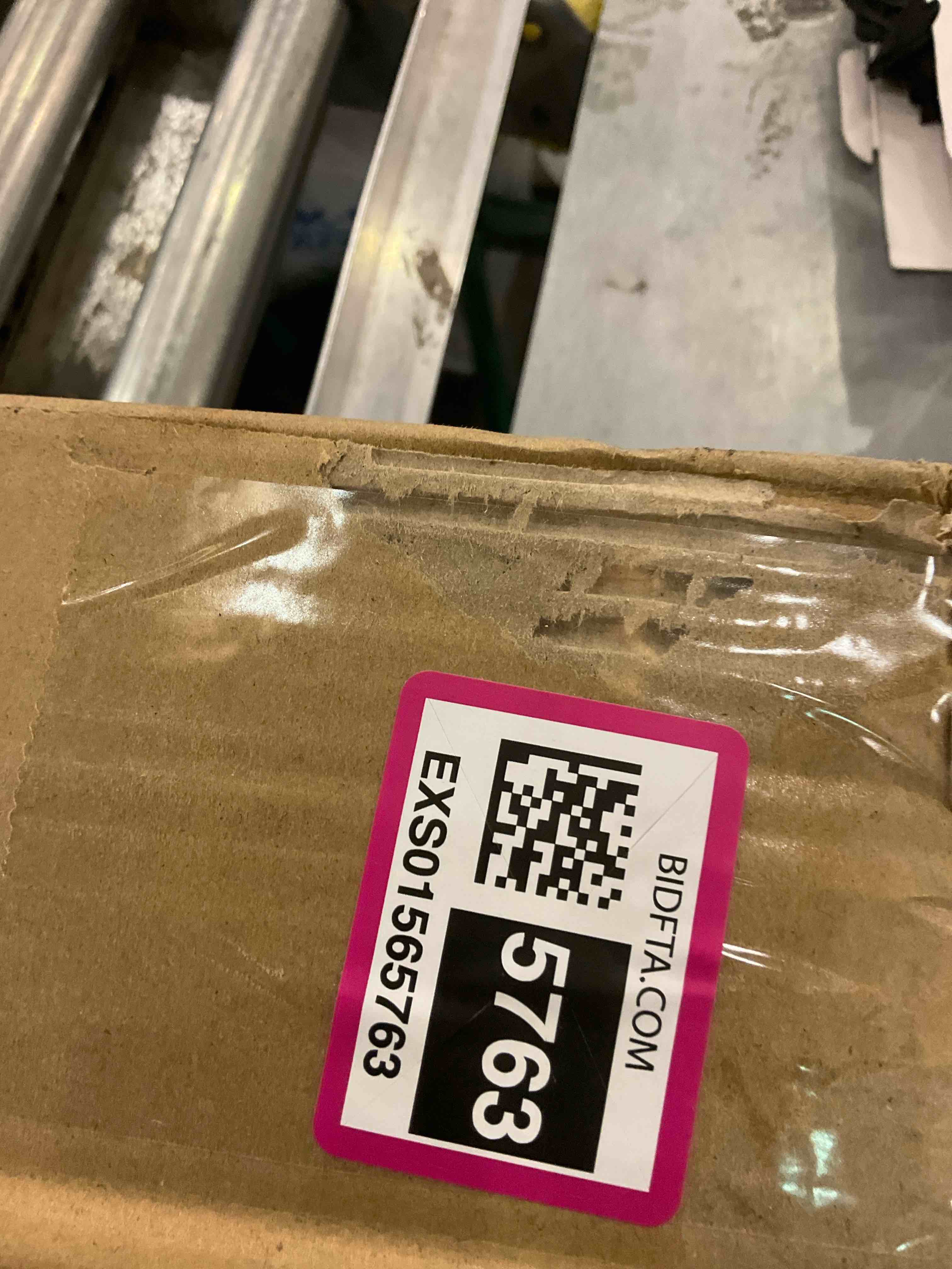 https://s3.amazonaws.com/lotting-images-prod/BargainHunt/EXS01565763_1718022269656.jpeg