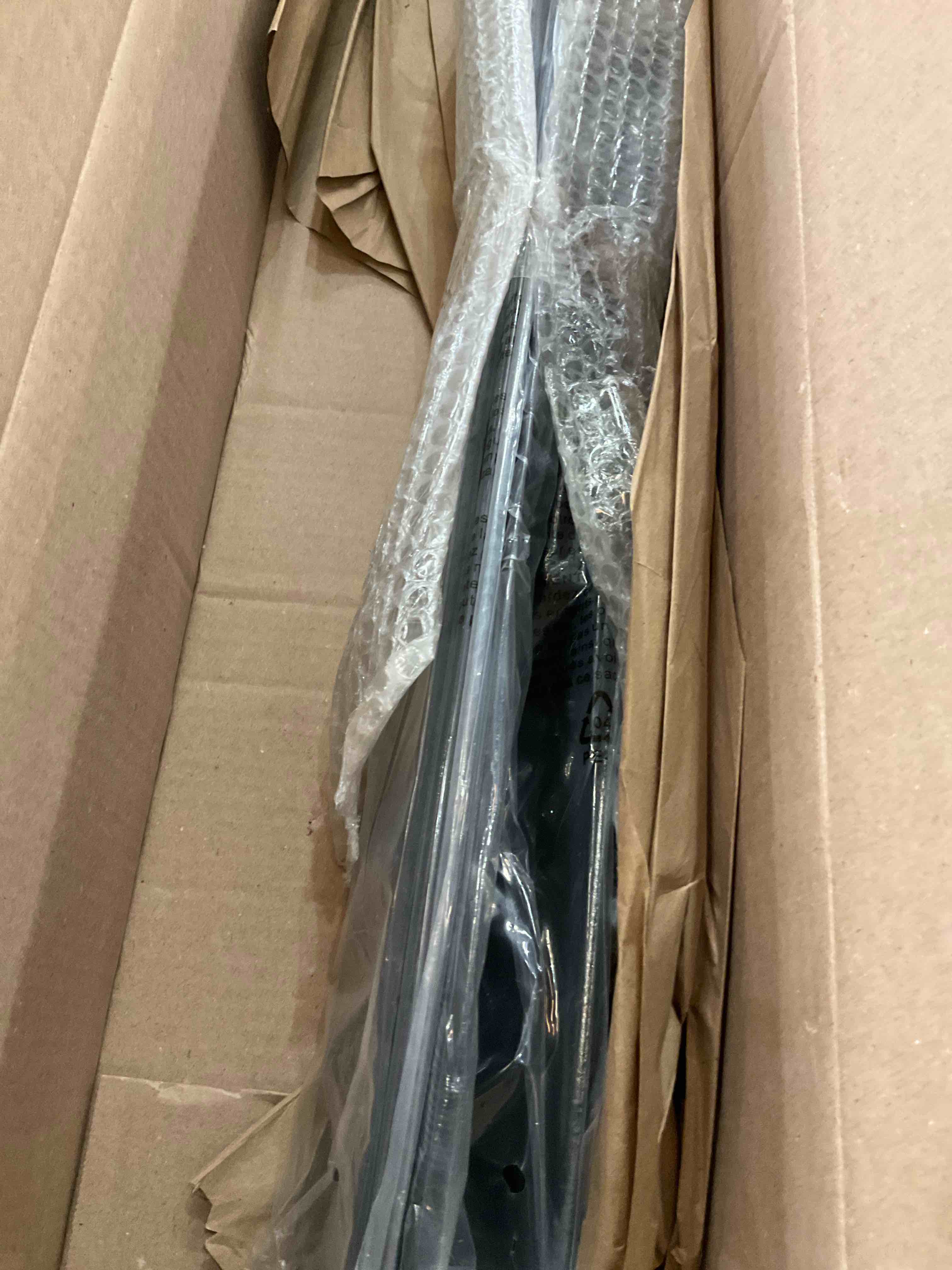 https://s3.amazonaws.com/lotting-images-prod/BargainHunt/EXS01565947_1718126330248.jpeg