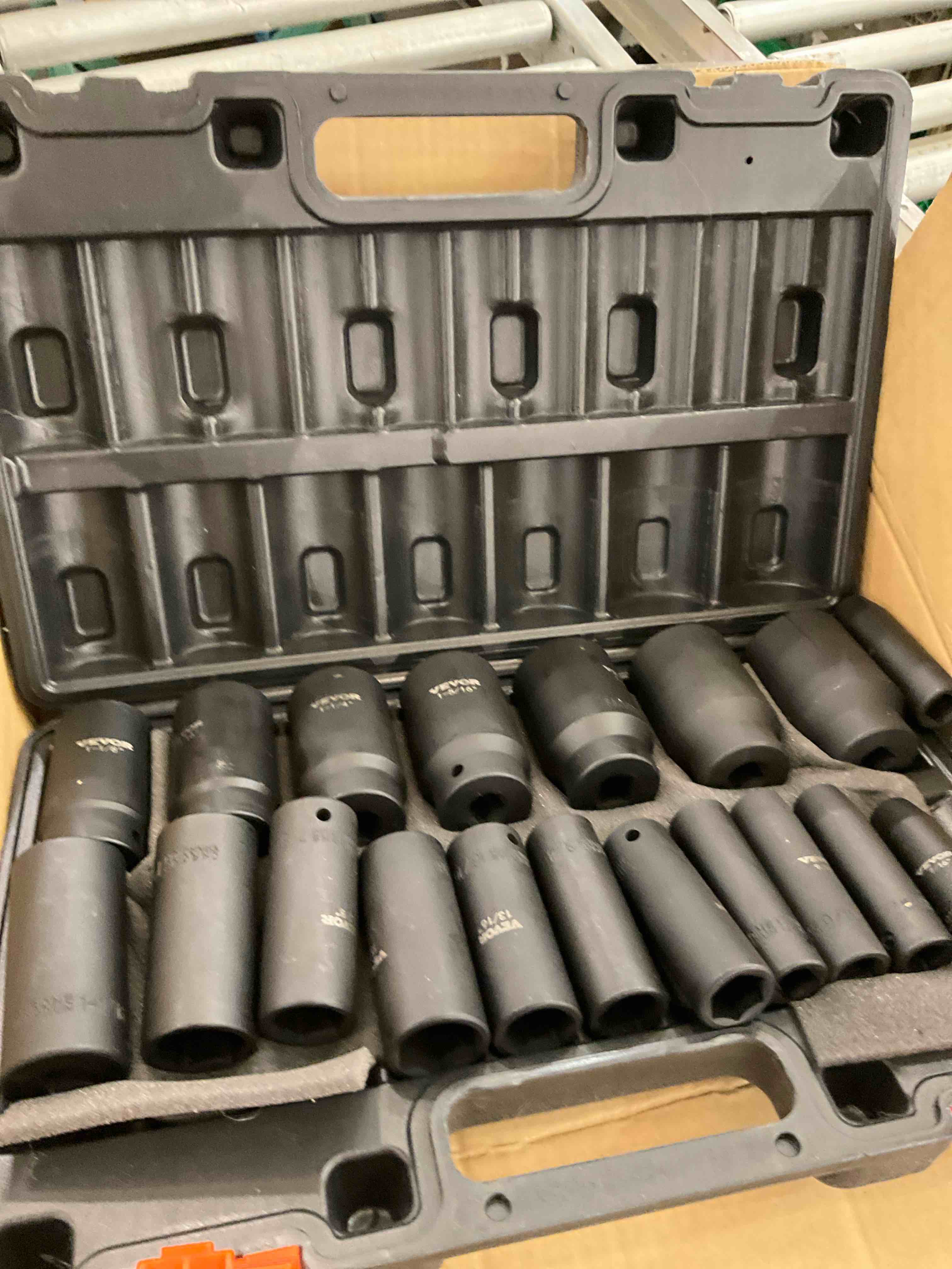 https://s3.amazonaws.com/lotting-images-prod/BargainHunt/EXS01565953_1718126770233.jpeg