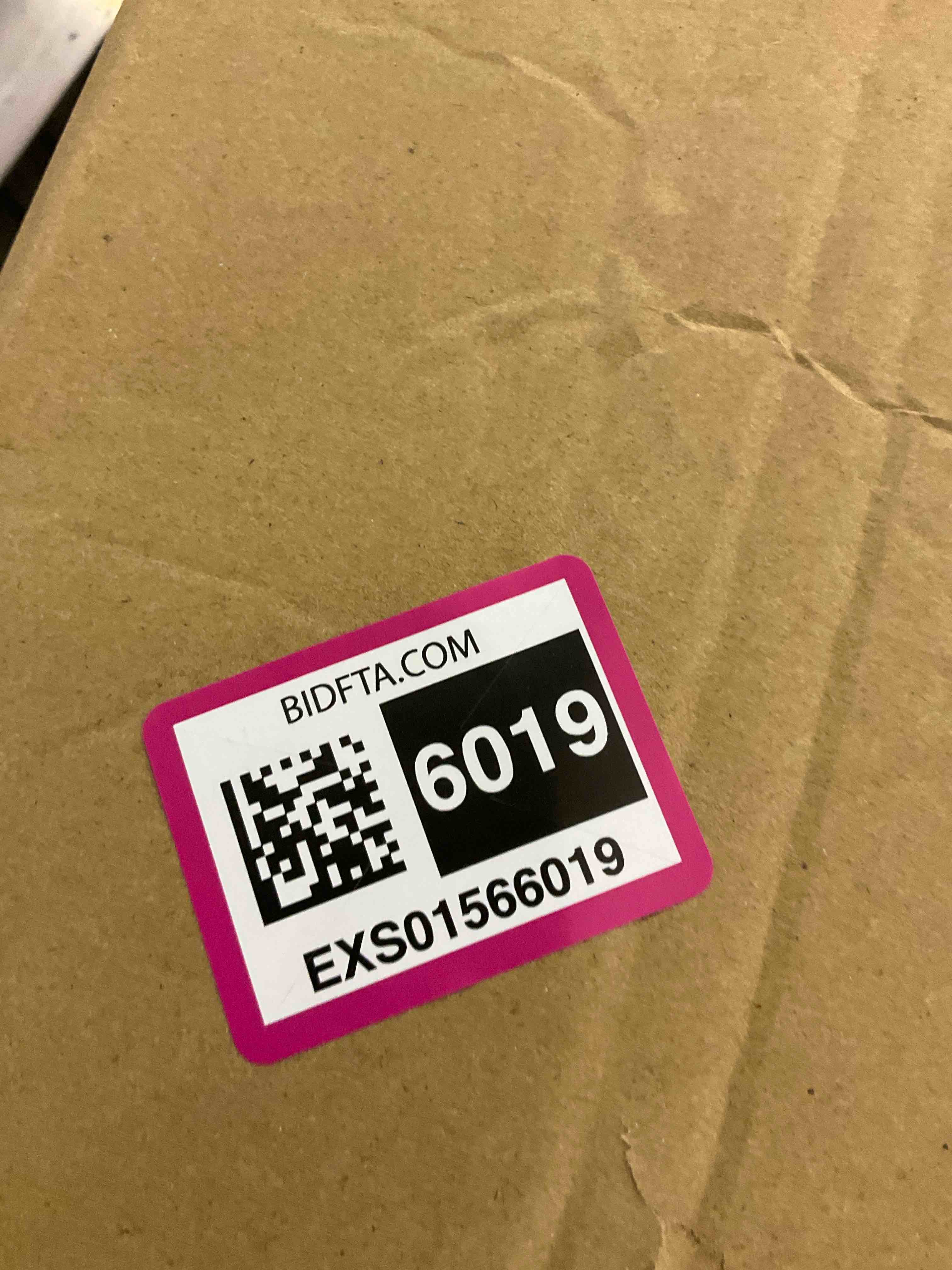 https://s3.amazonaws.com/lotting-images-prod/BargainHunt/EXS01566019_1715955511240.jpeg