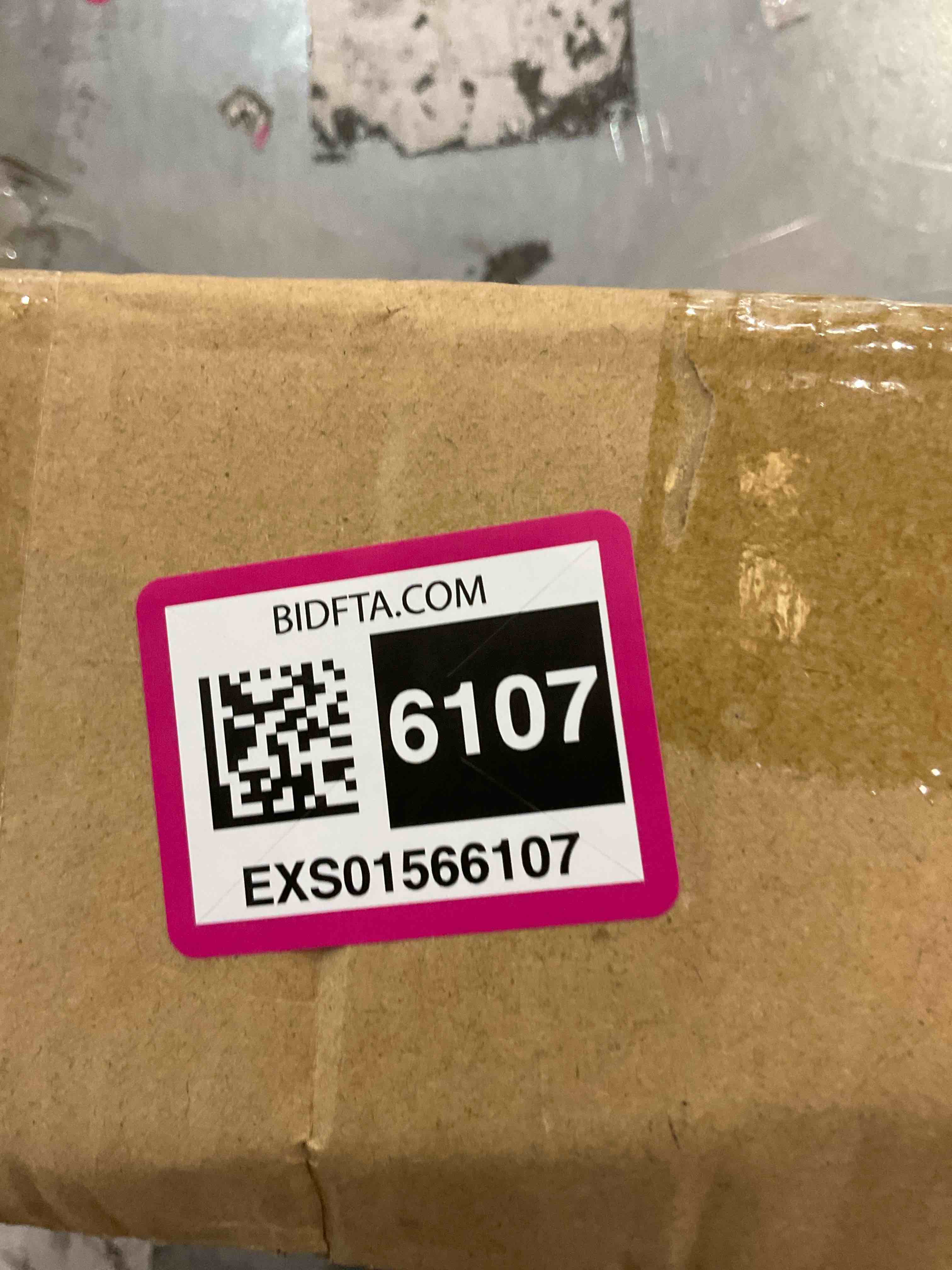 https://s3.amazonaws.com/lotting-images-prod/BargainHunt/EXS01566107_1715970769924.jpeg