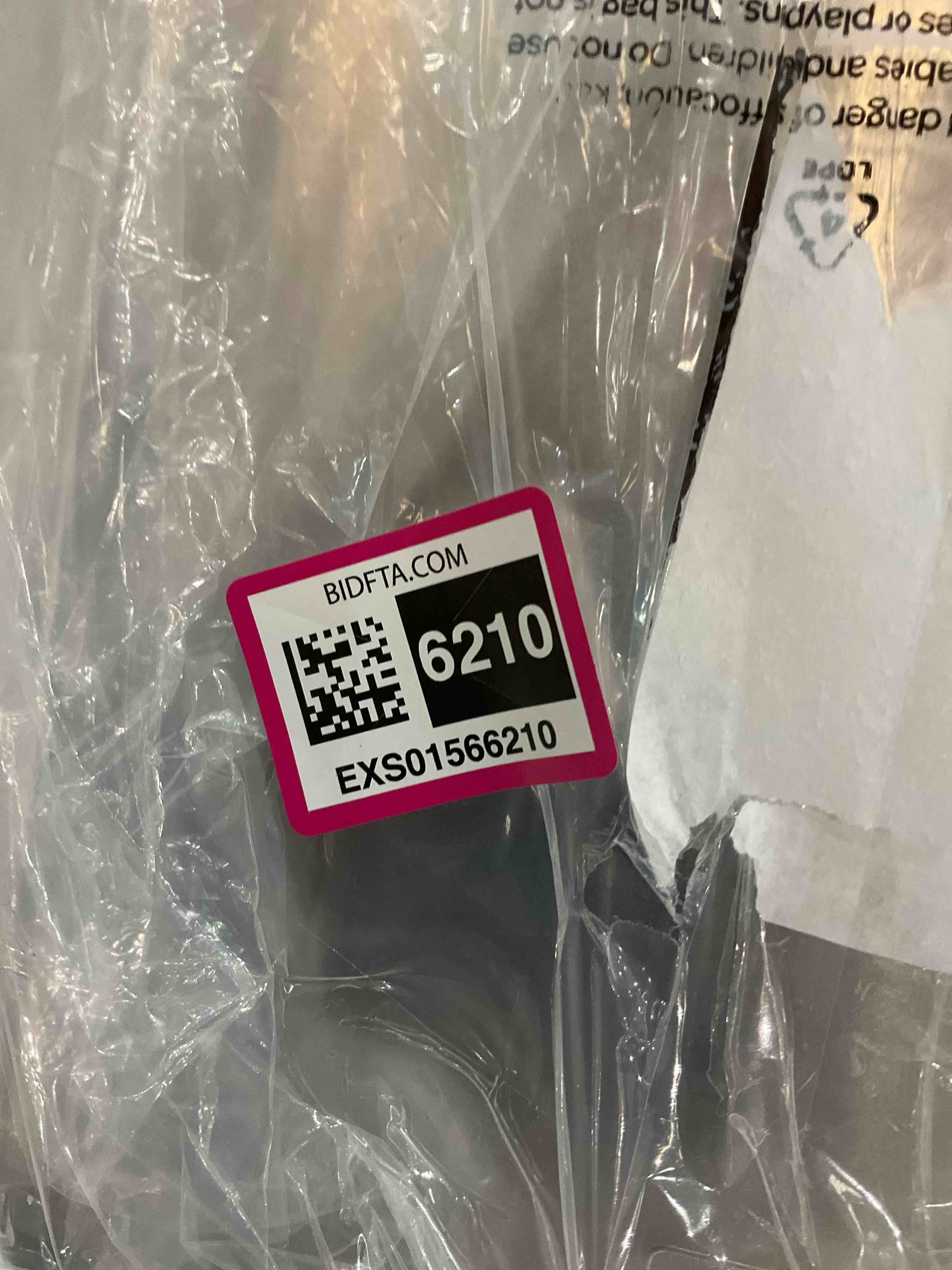 https://s3.amazonaws.com/lotting-images-prod/BargainHunt/EXS01566210_1716216307624.jpeg