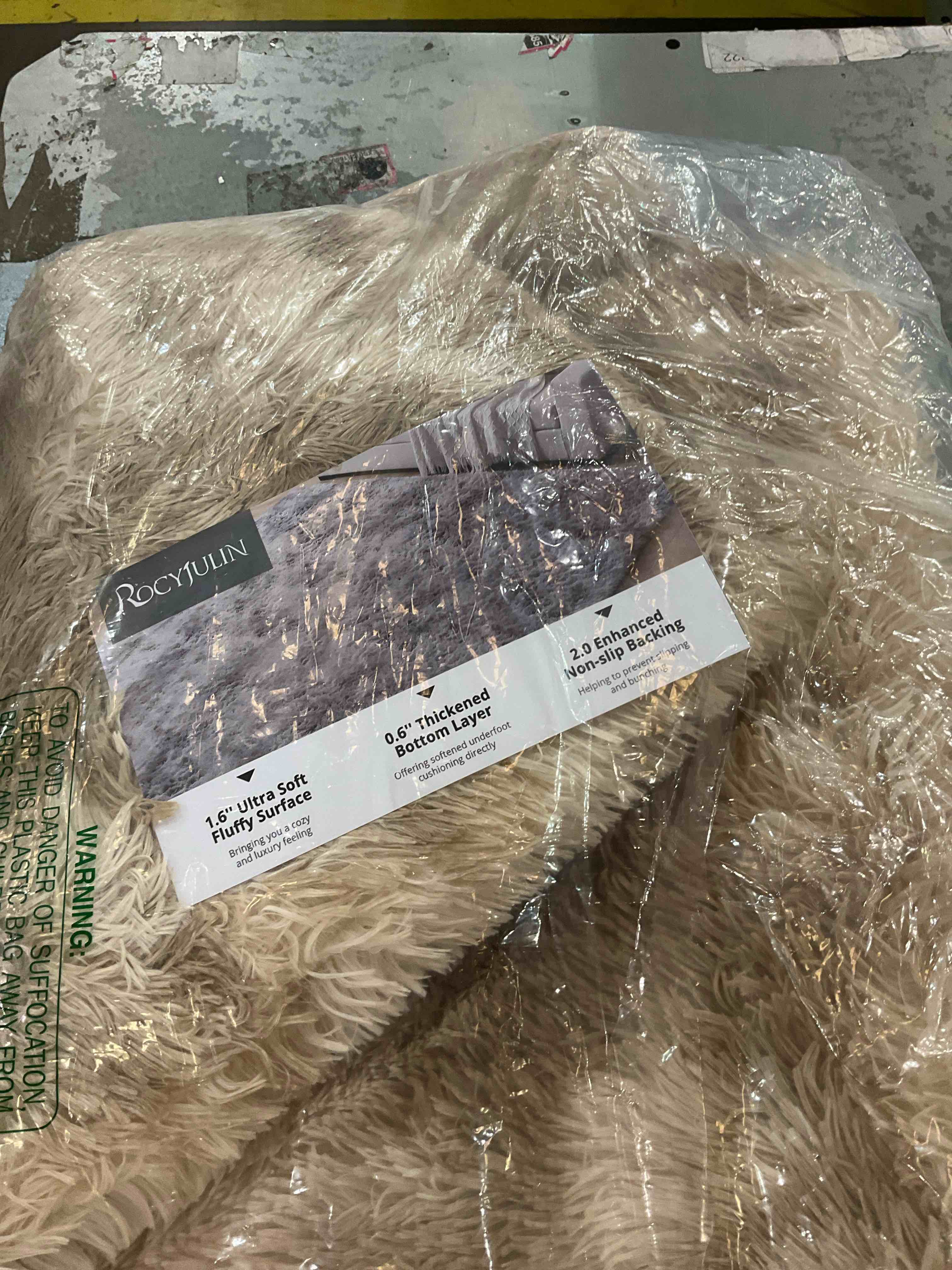 https://s3.amazonaws.com/lotting-images-prod/BargainHunt/EXS01566211_1716216350733.jpeg