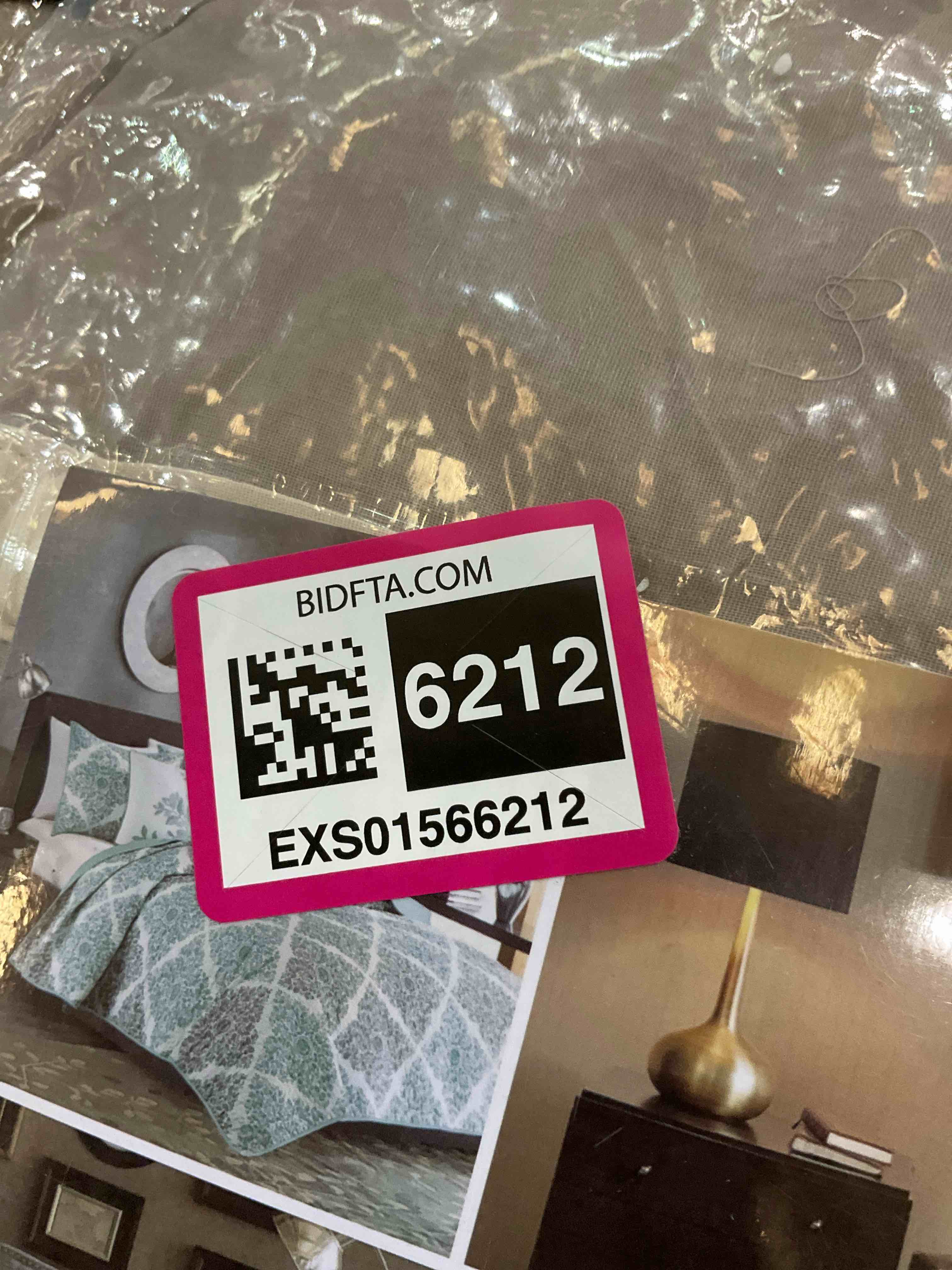 https://s3.amazonaws.com/lotting-images-prod/BargainHunt/EXS01566212_1716216417831.jpeg